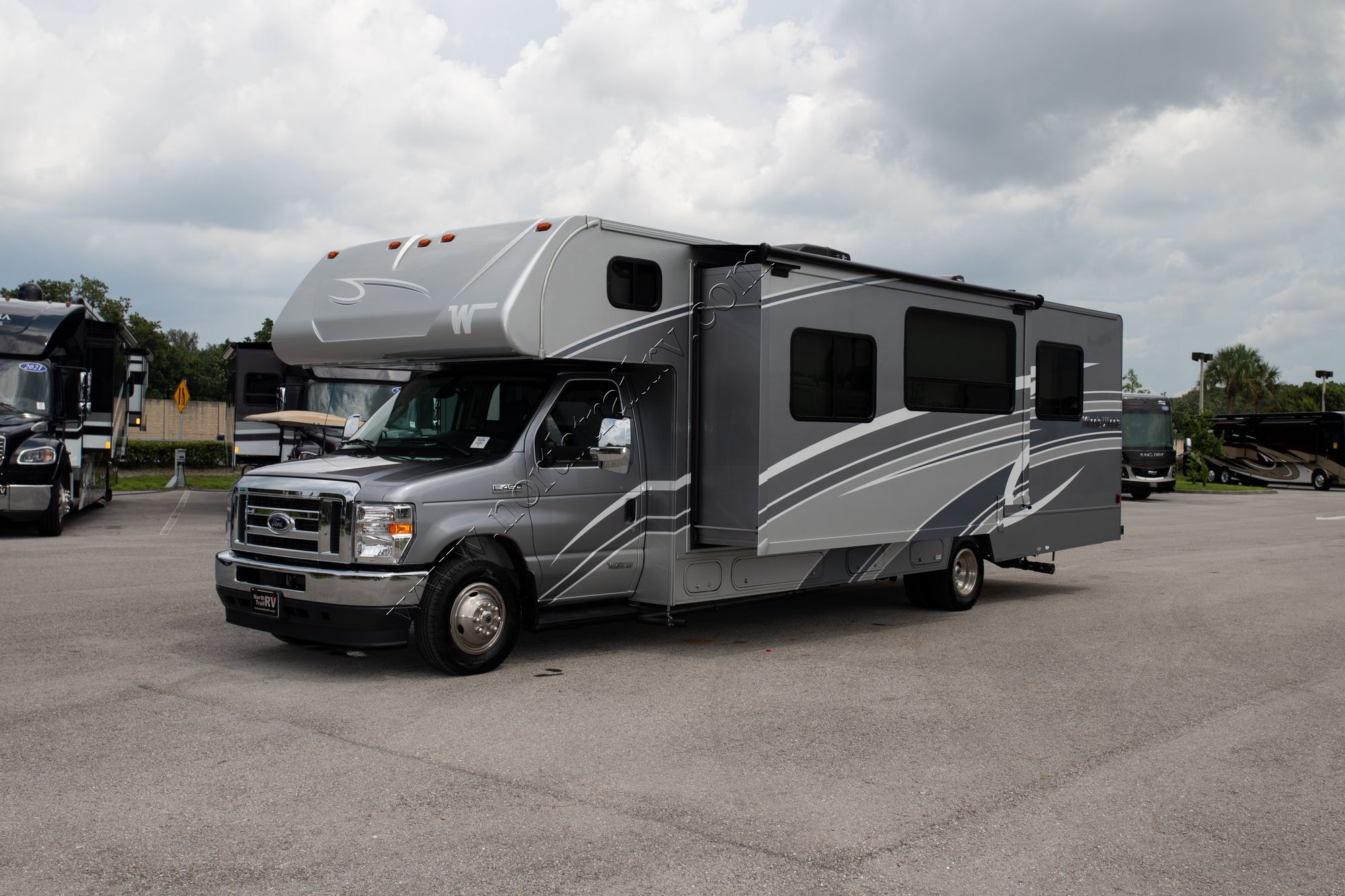 Used 2021 Winnebago Minnie Winnie 31K Class C  For Sale