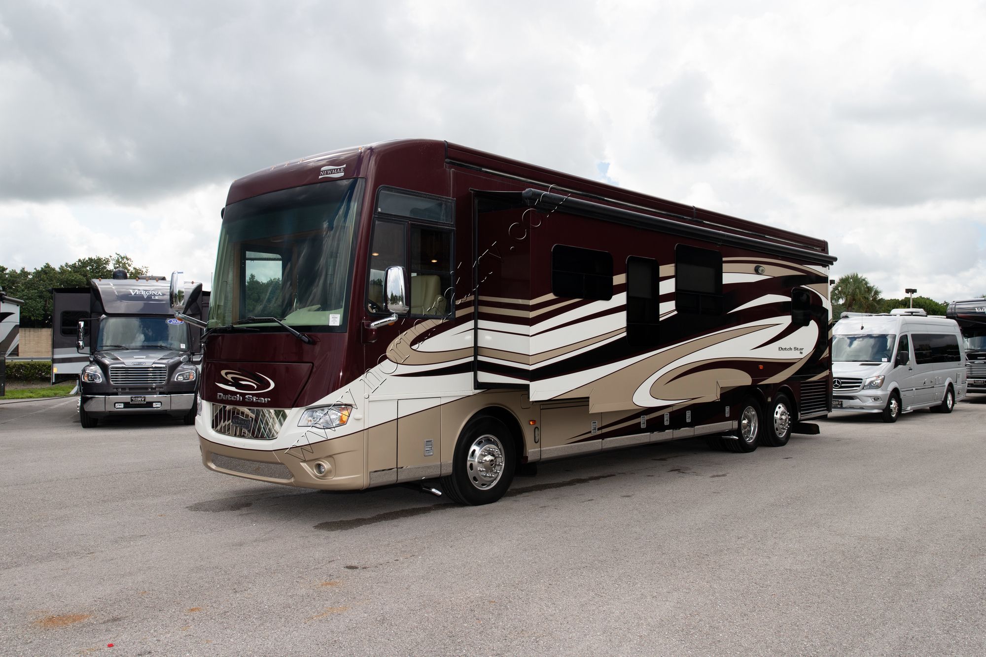 Used 2016 Newmar Dutch Star 4018 Class A  For Sale