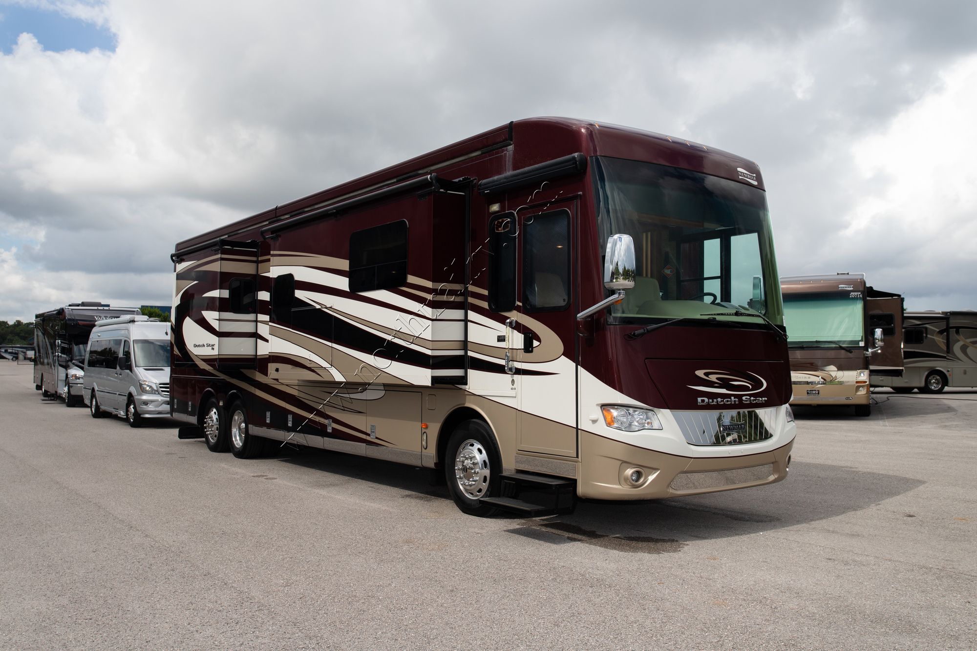 Used 2016 Newmar Dutch Star 4018 Class A  For Sale