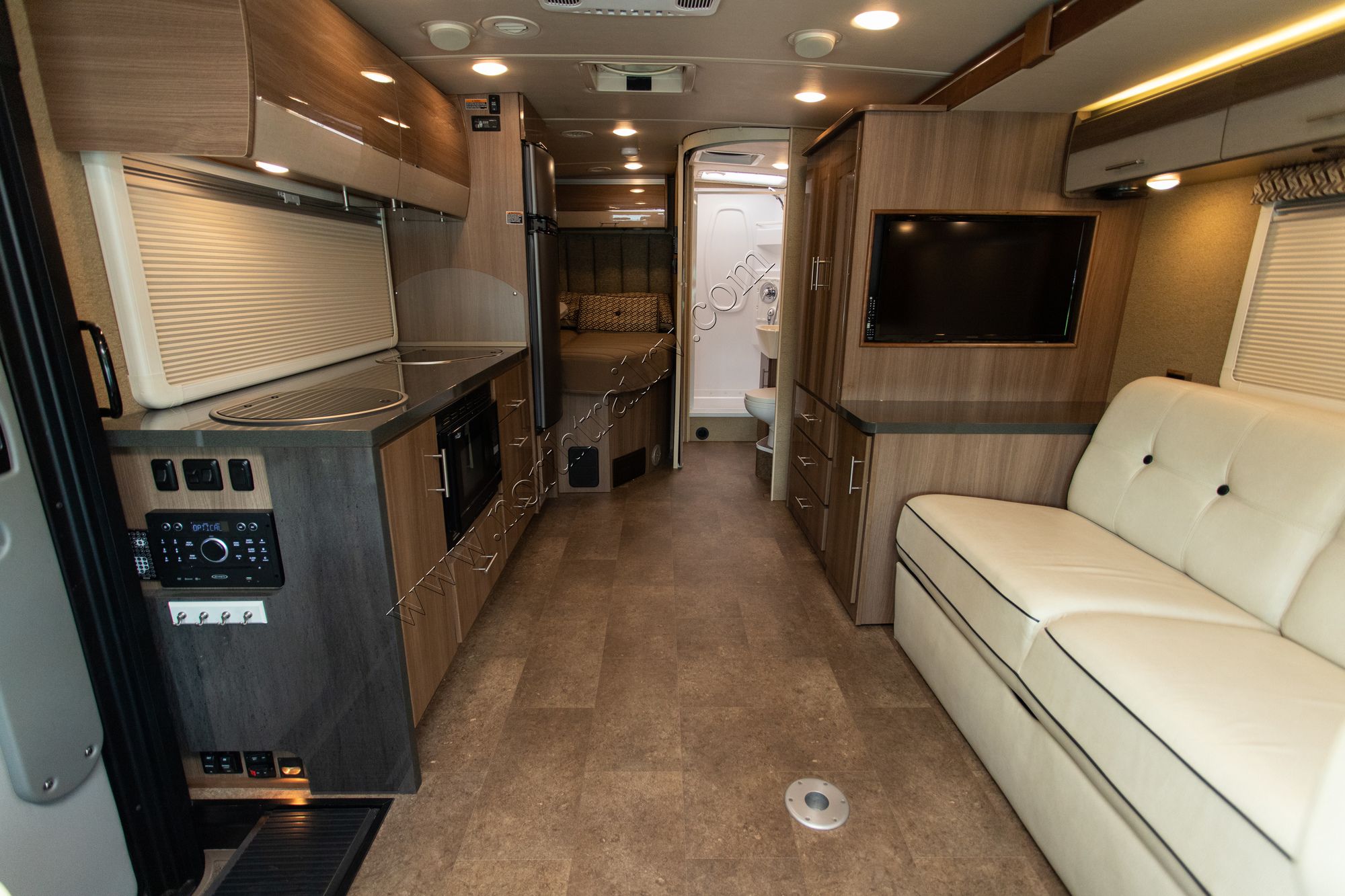 Used 2017 Winnebago Via 25P Class A  For Sale