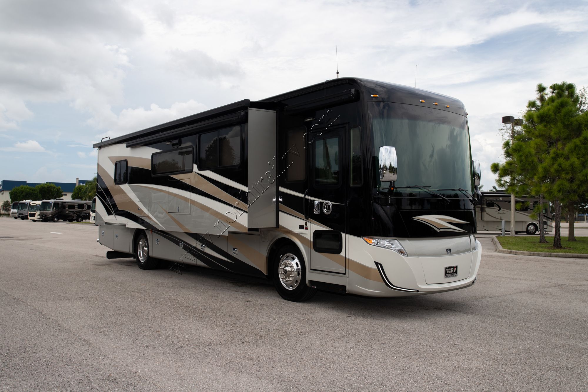 New 2021 Tiffin Motor Homes Allegro Red 37BA Class A  For Sale