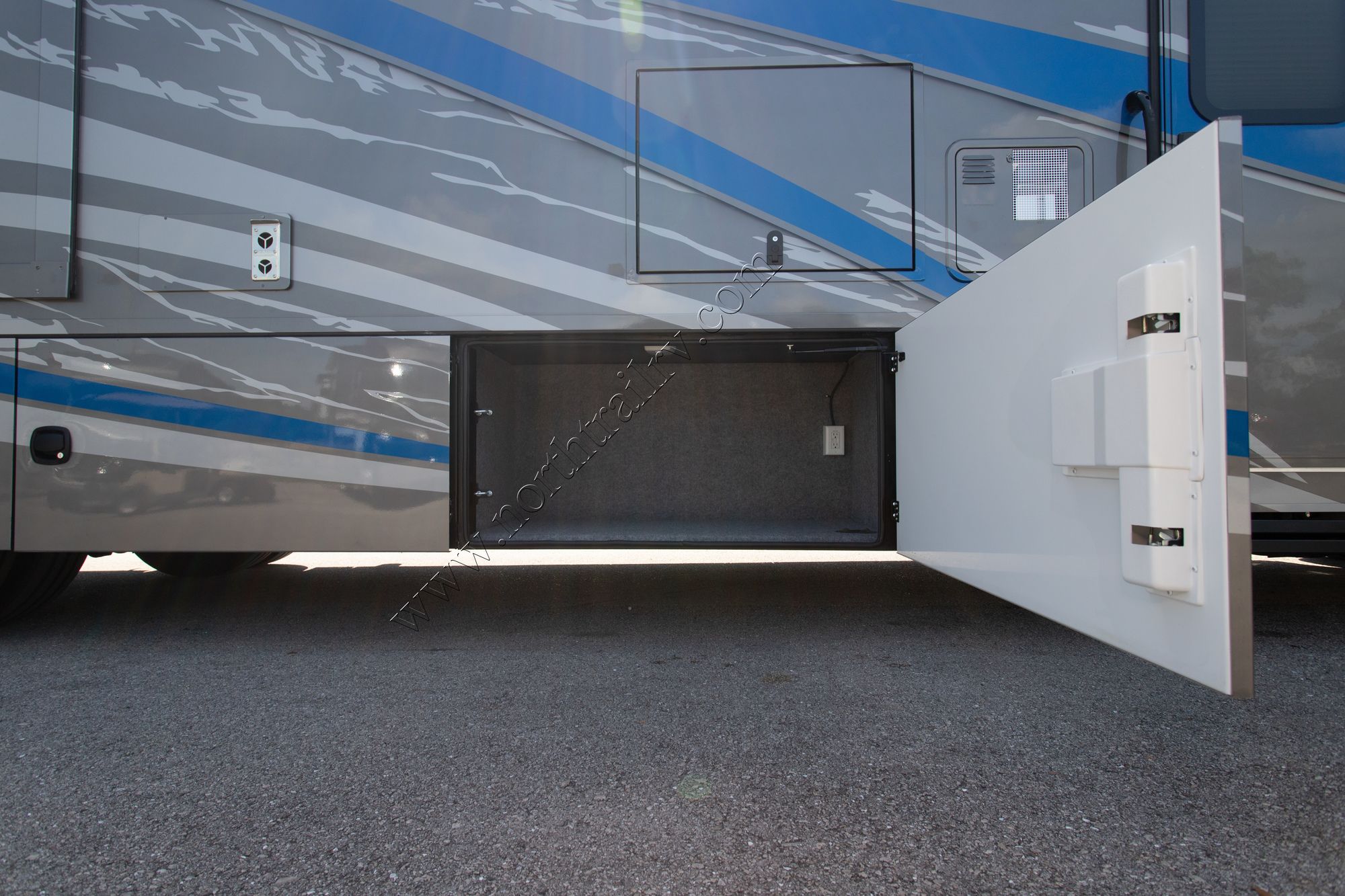 New 2022 Renegade Rv Valencia 38BB Super C  For Sale