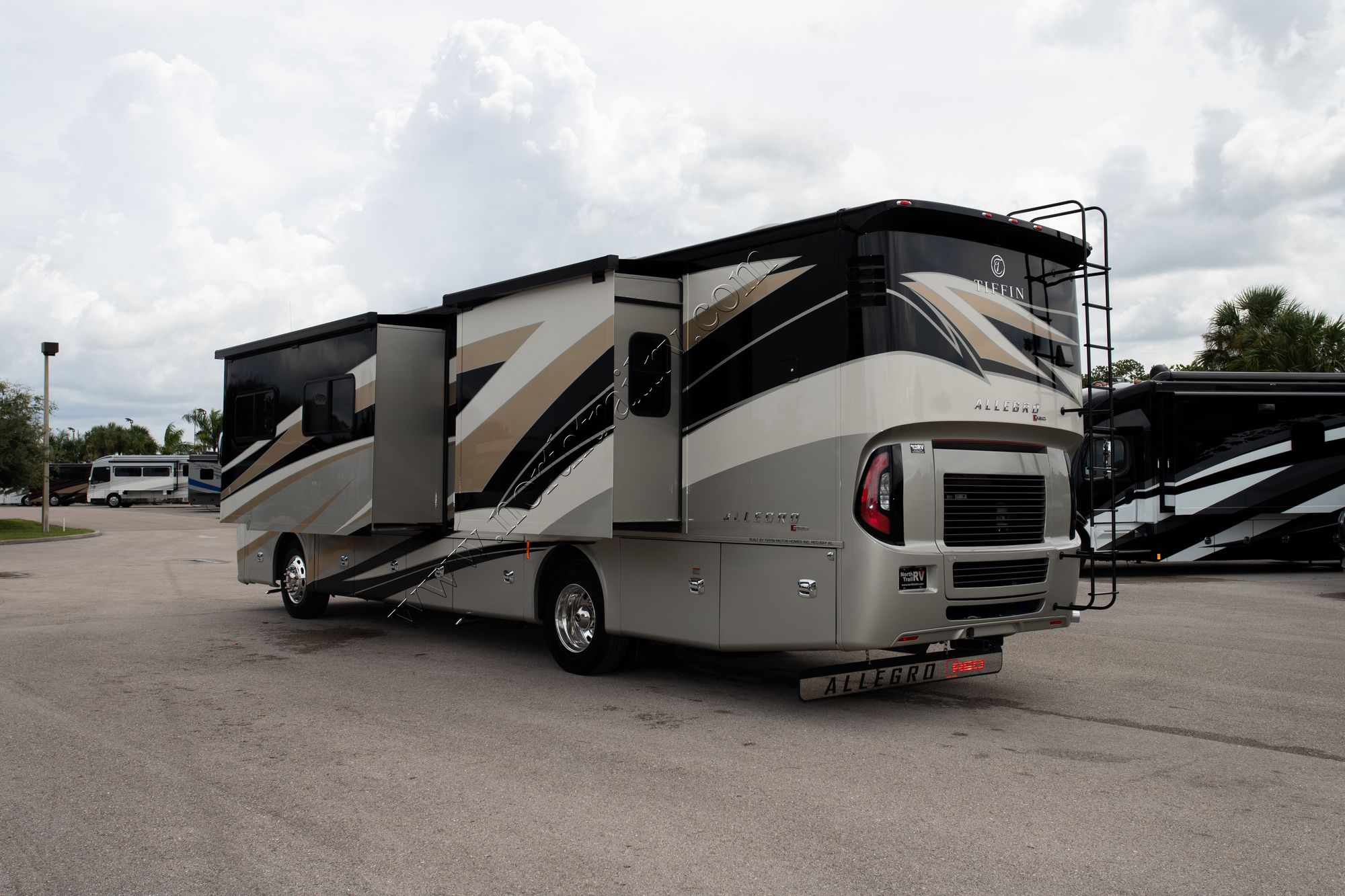 New 2021 Tiffin Motor Homes Allegro Red 37BA Class A  For Sale