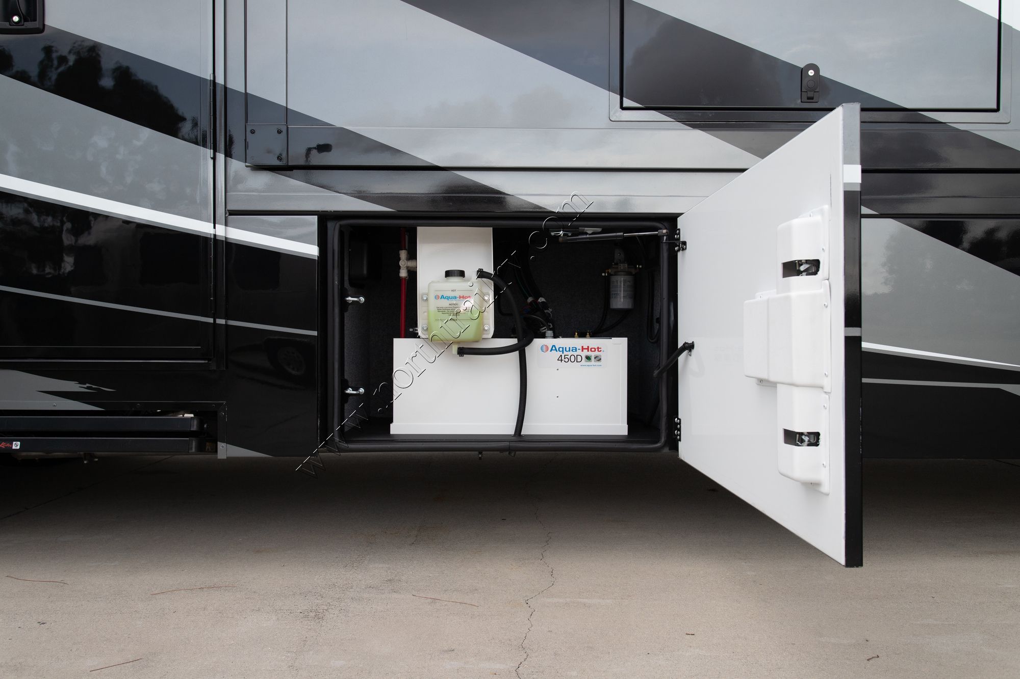 New 2022 Renegade Rv Verona Le 38LDG Super C  For Sale