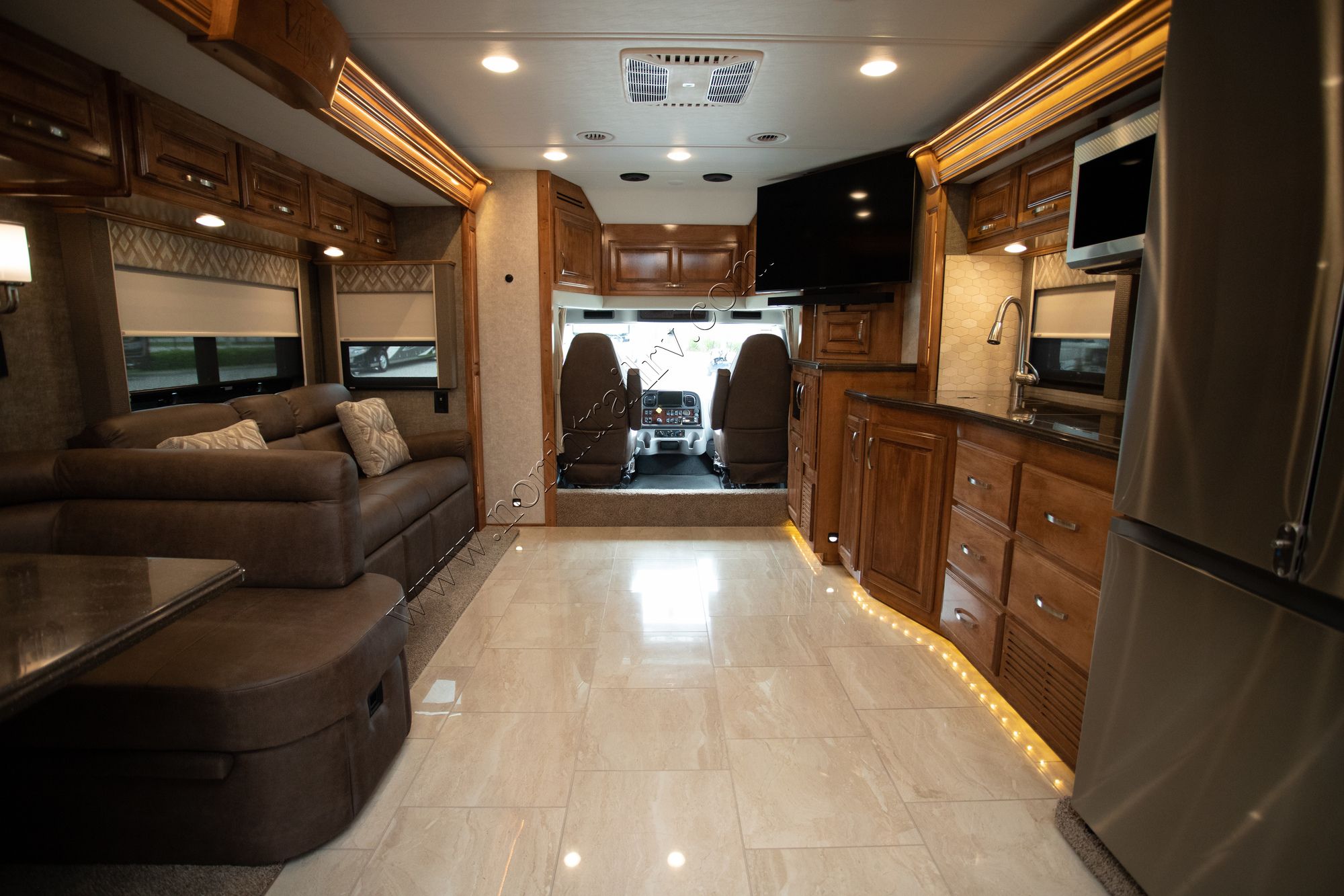 New 2022 Renegade Rv Verona Le 38LDG Super C  For Sale