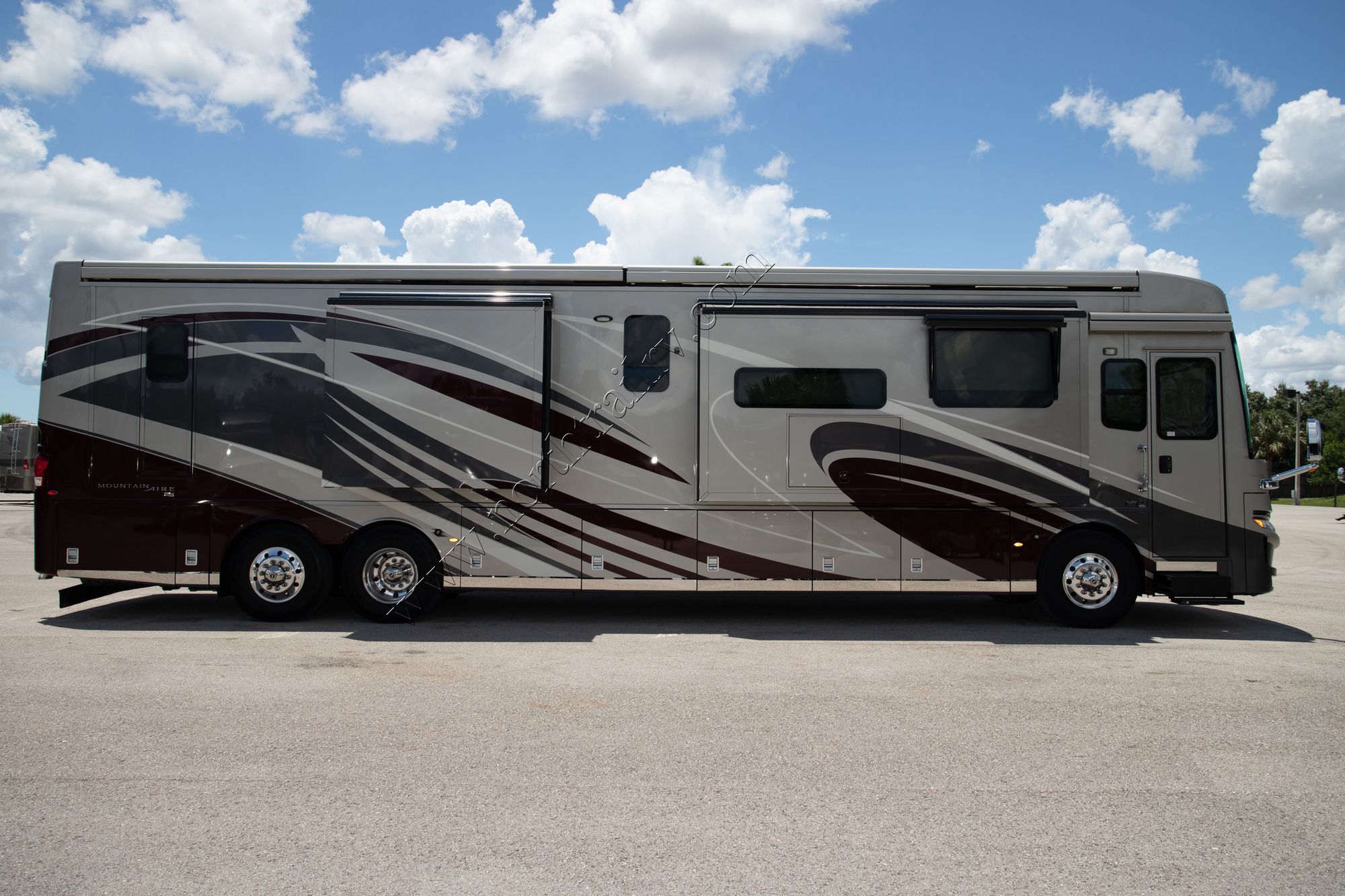 Used 2020 Newmar Mountain Aire 4551 Class A  For Sale