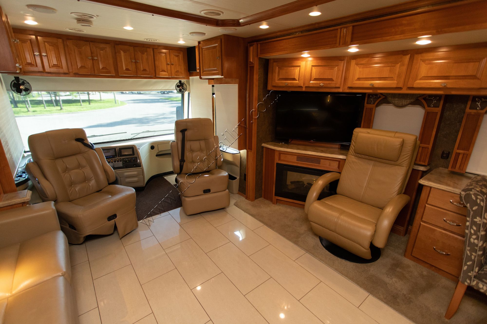 Used 2014 Tiffin Motor Homes Phaeton 36GH Class A  For Sale