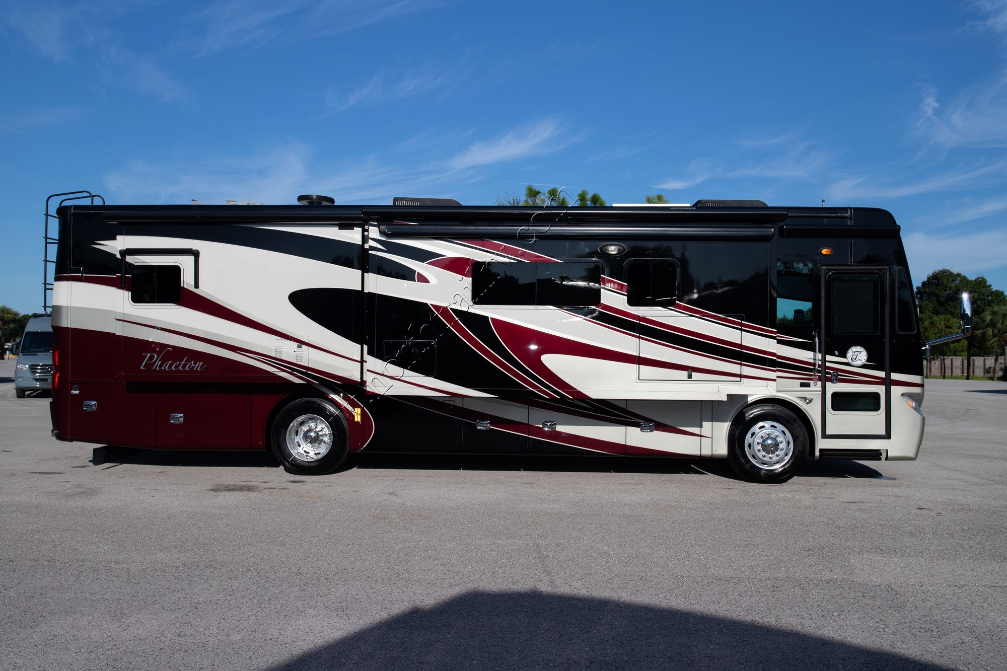 Used 2014 Tiffin Motor Homes Phaeton 36GH Class A  For Sale