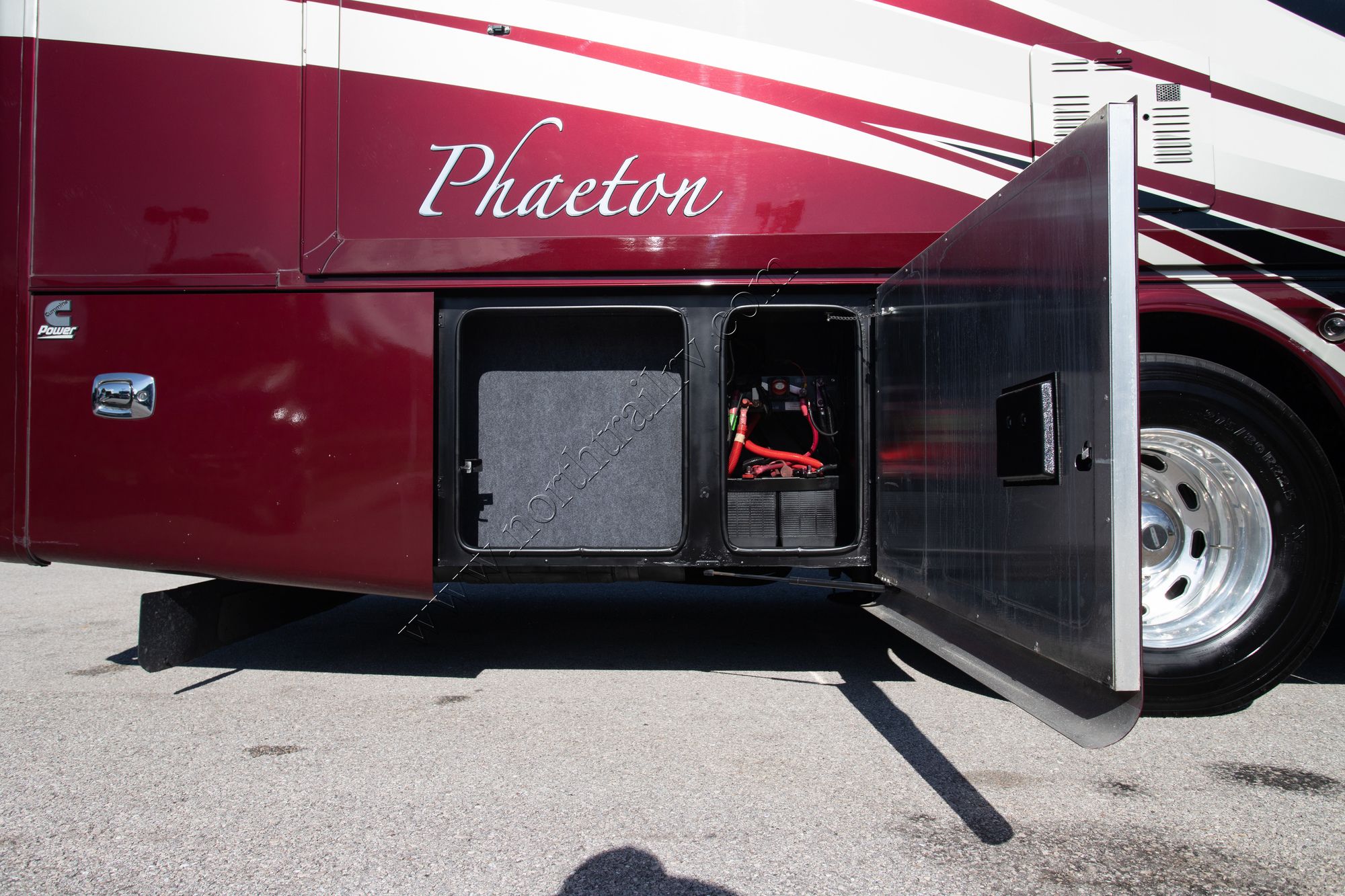 Used 2014 Tiffin Motor Homes Phaeton 36GH Class A  For Sale