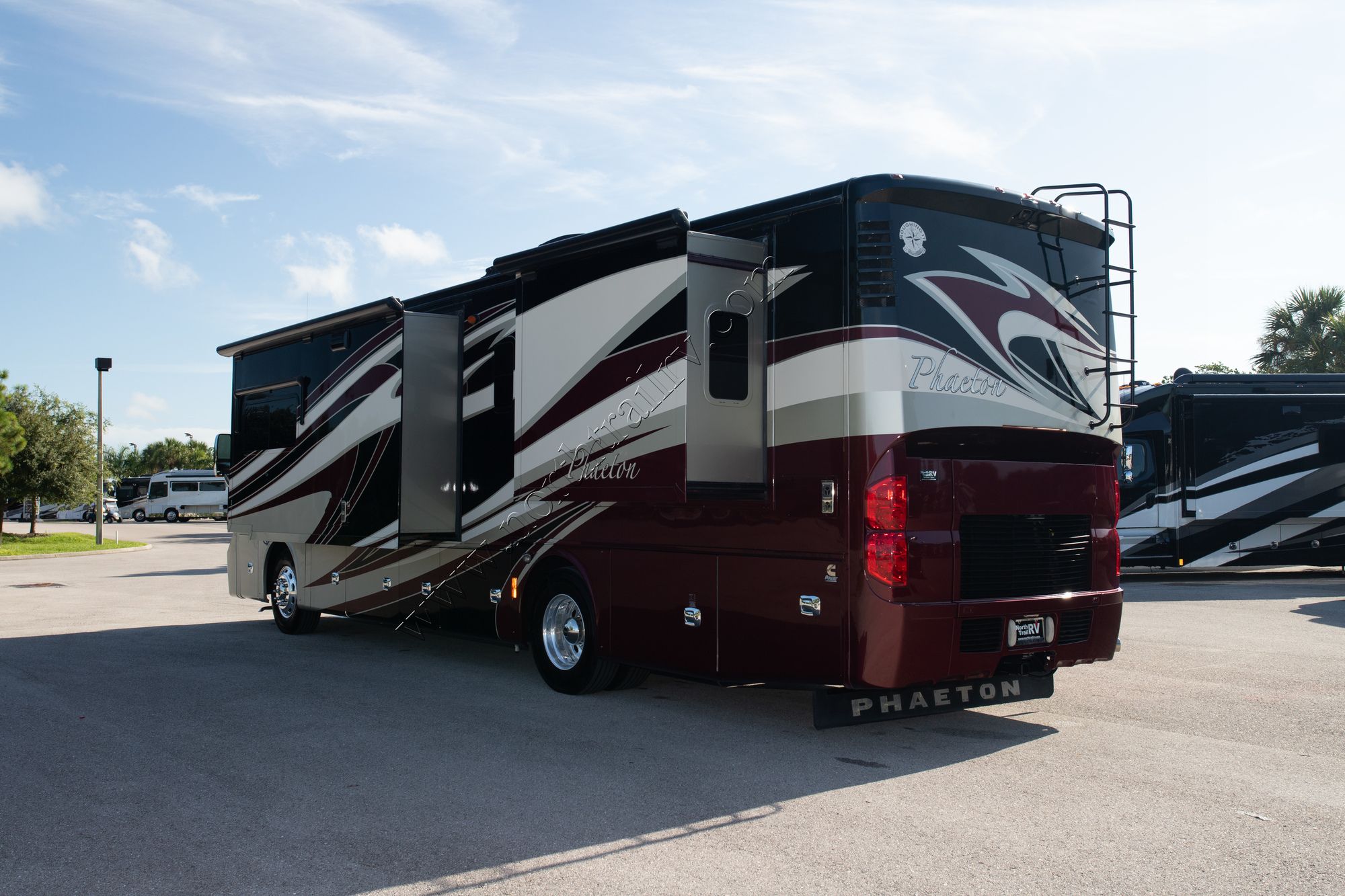 Used 2014 Tiffin Motor Homes Phaeton 36GH Class A  For Sale