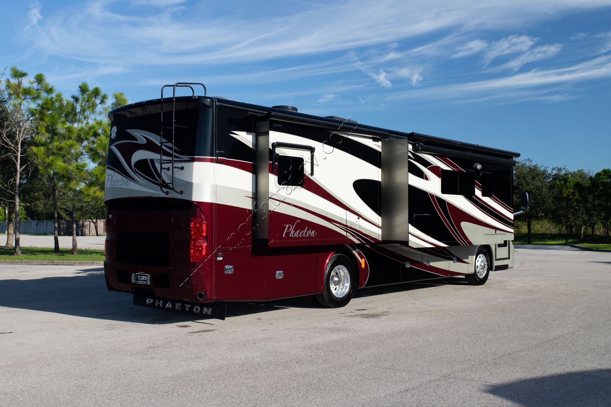 Used 2014 Tiffin Motor Homes Phaeton 36GH Class A  For Sale