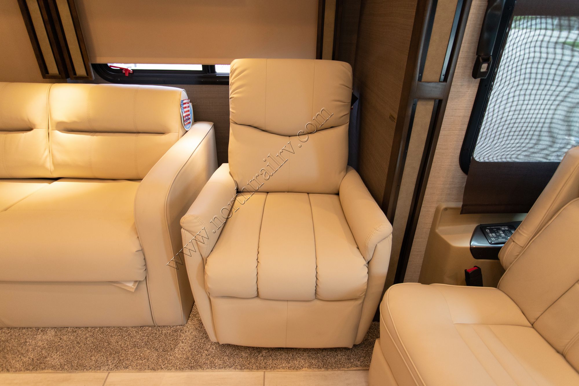 New 2021 Tiffin Motor Homes Allegro Red 33AA Class A  For Sale