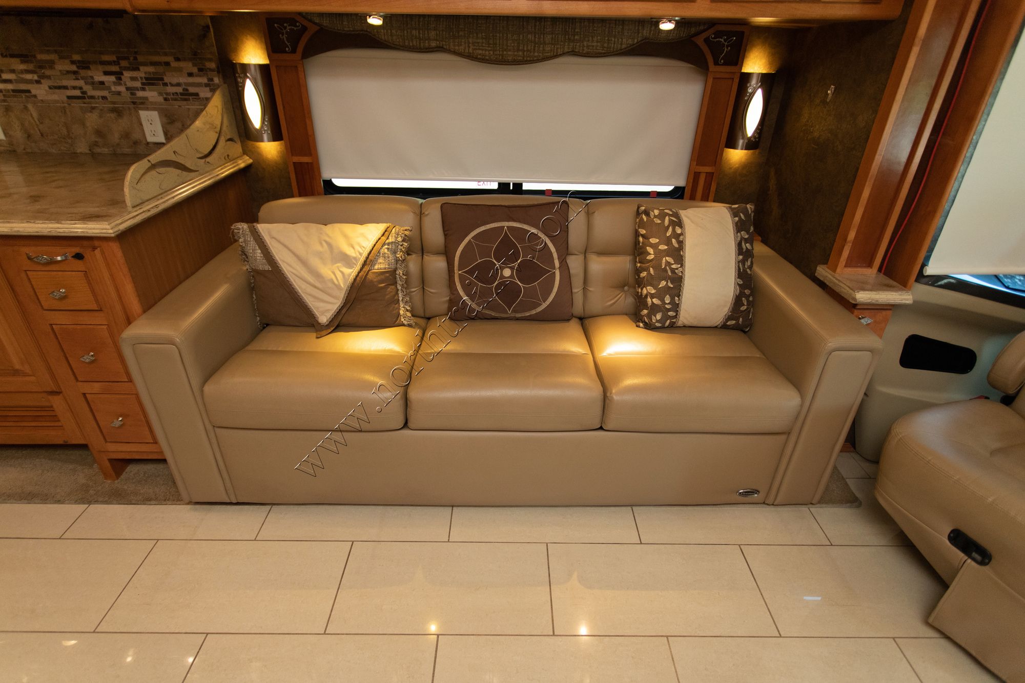 Used 2014 Tiffin Motor Homes Phaeton 36GH Class A  For Sale