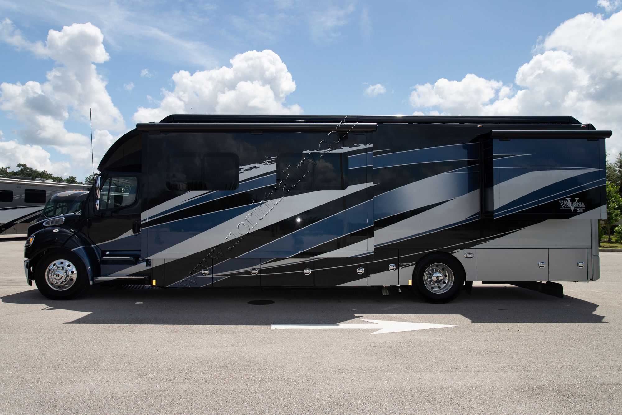 Used 2021 Renegade Rv Verona Le 38LDG Super C  For Sale