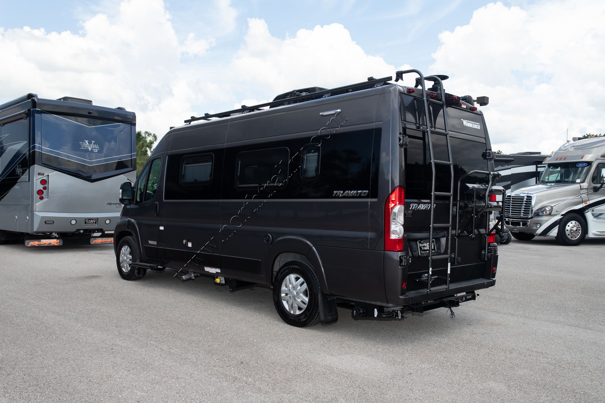 New 2022 Winnebago Travato 259KL Class B  For Sale