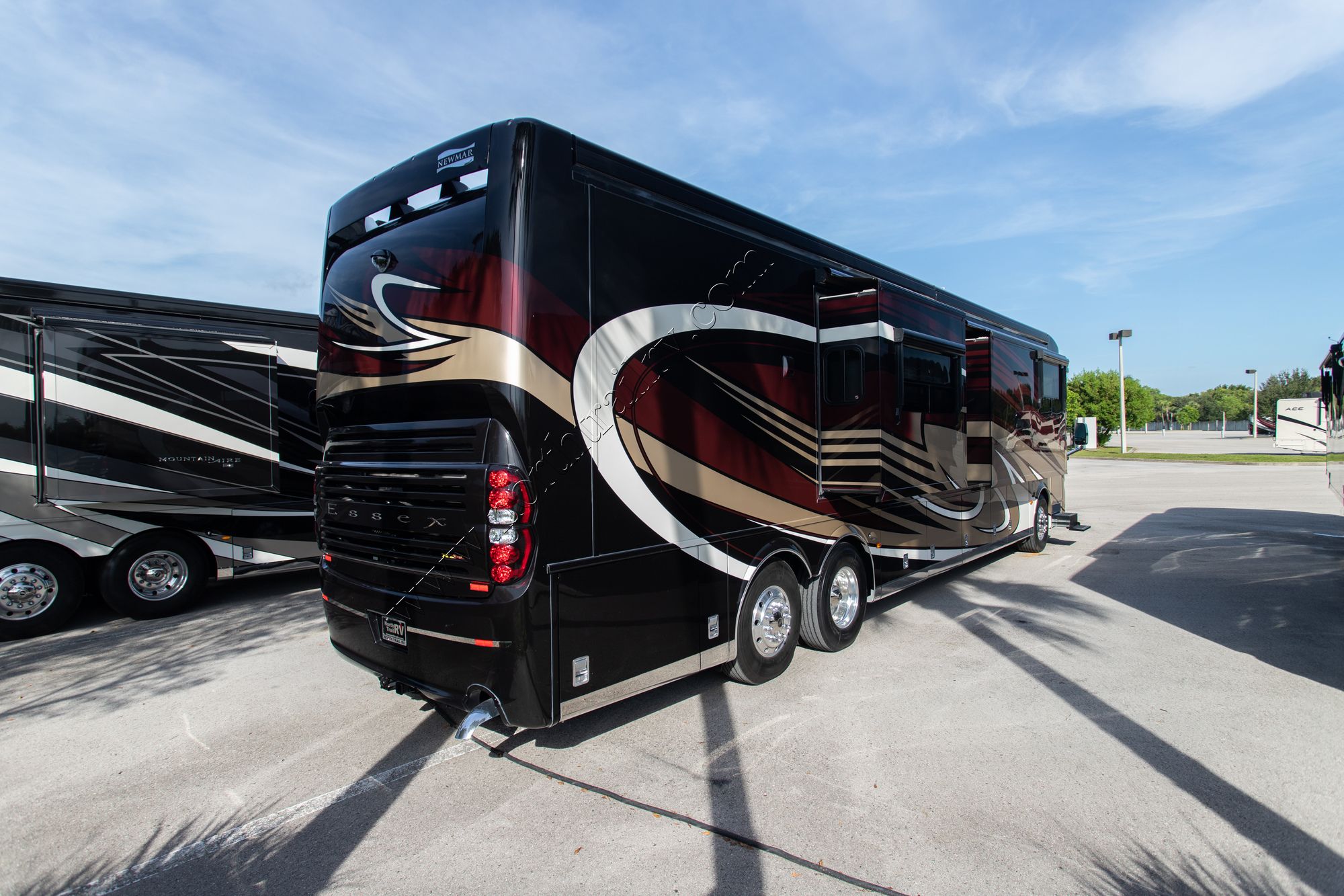 Used 2016 Newmar Essex 4519 Class A  For Sale