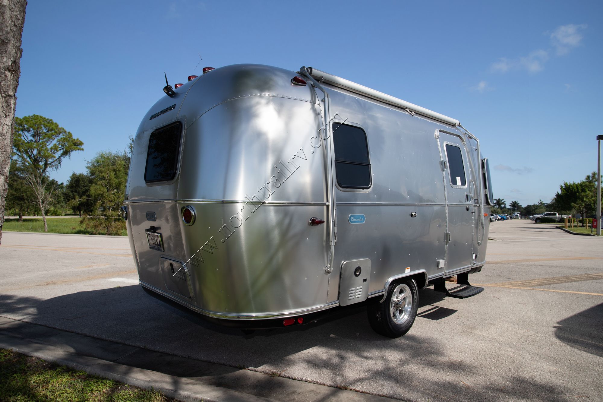 New 2022 Airstream Bambi 19CB Travel Trailer  For Sale