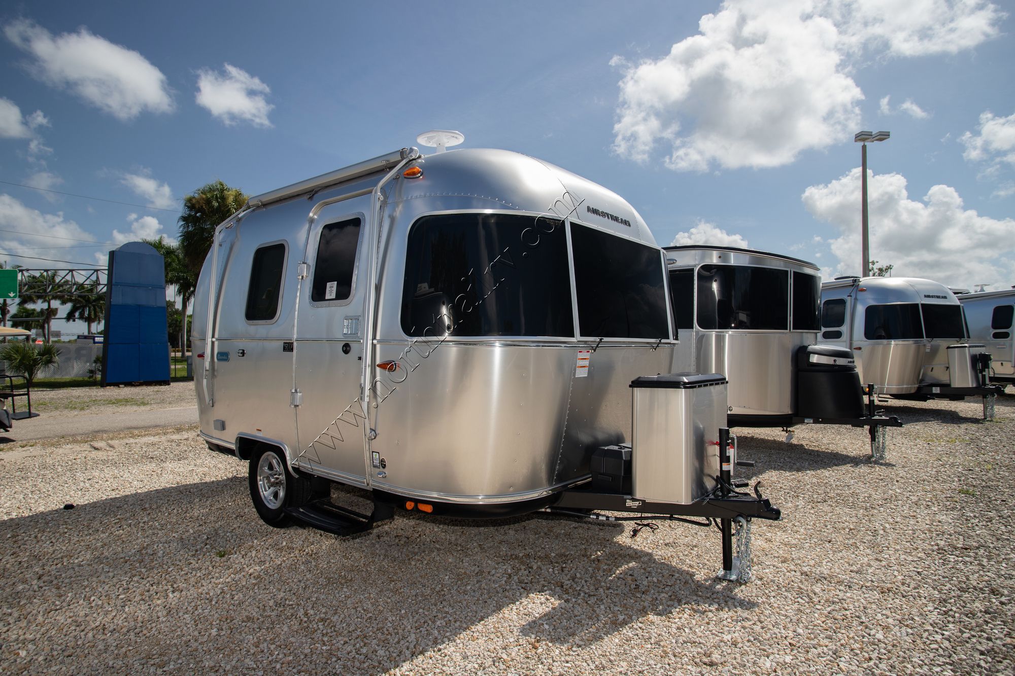 New 2022 Airstream Bambi 16RB Travel Trailer  For Sale