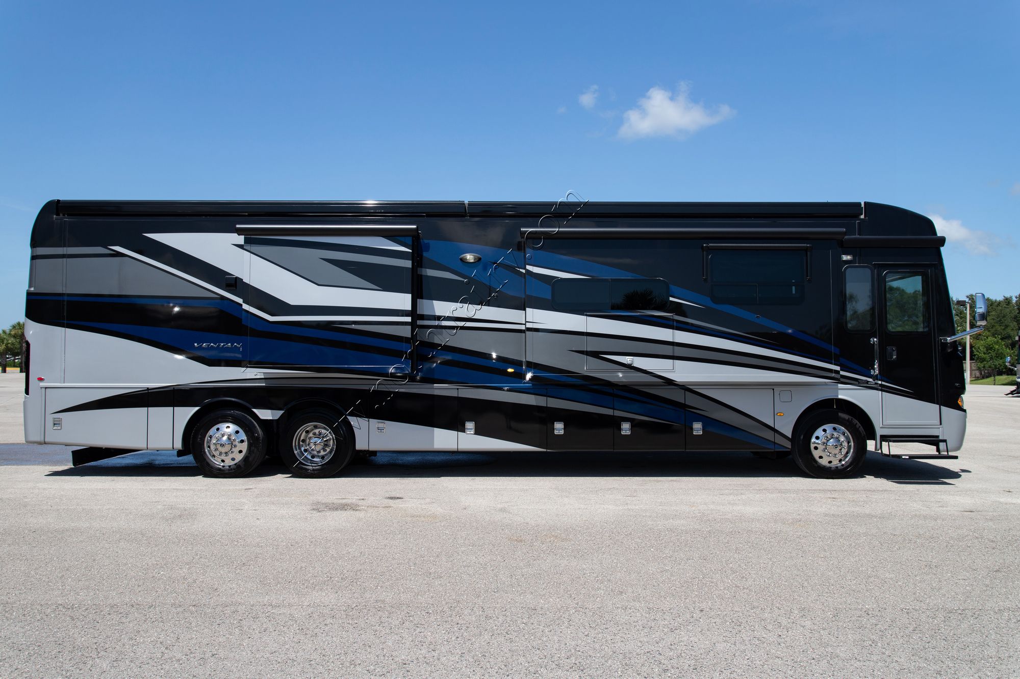 Used 2020 Newmar Ventana 4369 Class A  For Sale