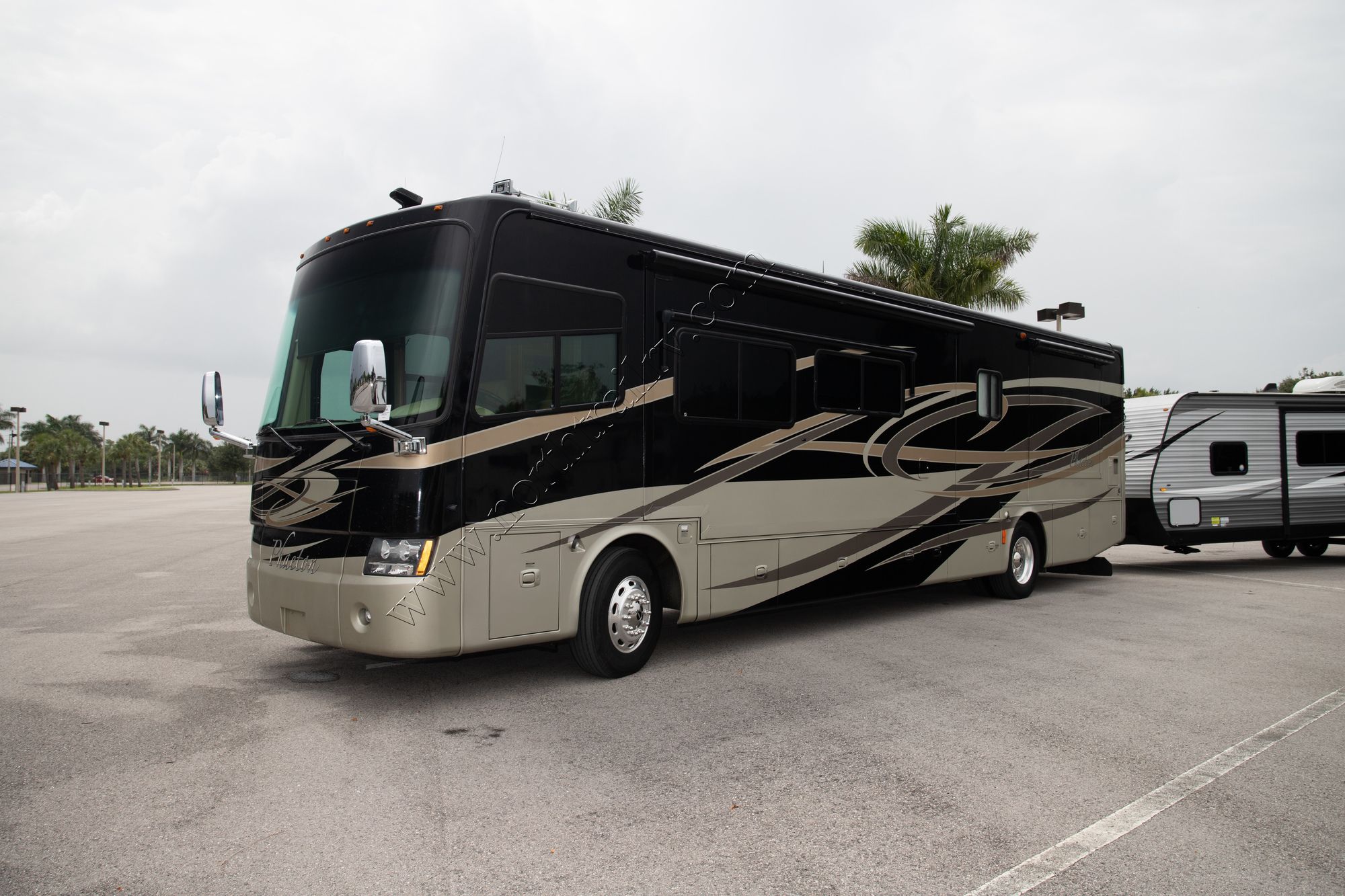 Used 2009 Tiffin Motor Homes Phaeton 40QTH Class A  For Sale