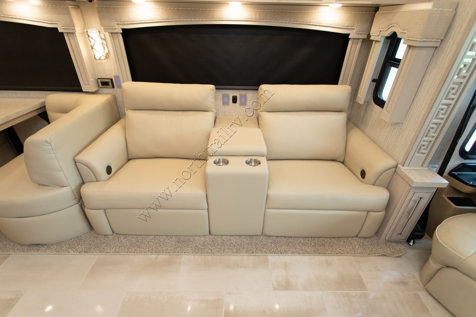 New 2022 Newmar Ventana 4369 Class A  For Sale