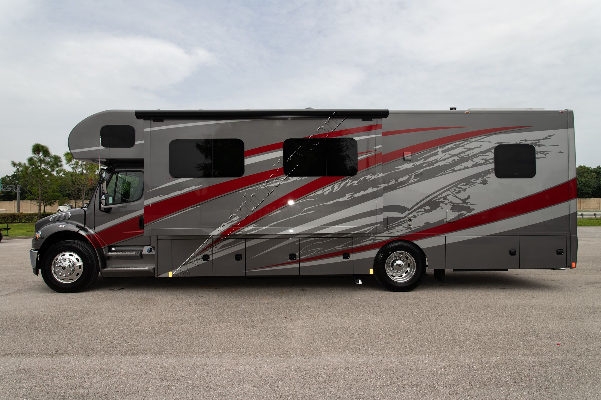 New 2022 Renegade Rv Valencia 35MB Super C  For Sale