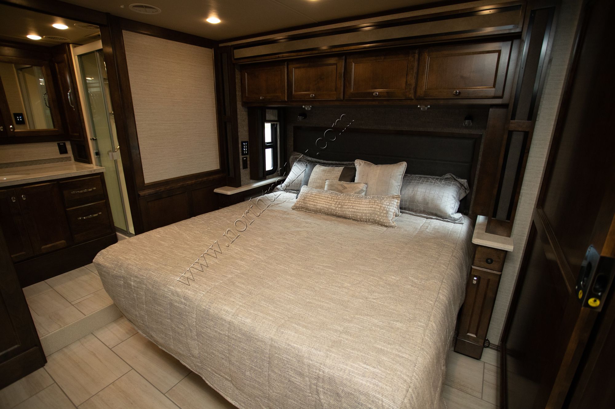 New 2021 Tiffin Motor Homes Allegro Red 37BA Class A  For Sale