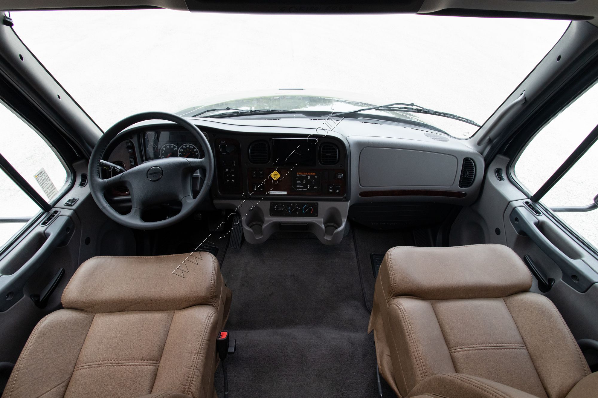 New 2022 Renegade Rv Valencia 35MB Super C  For Sale