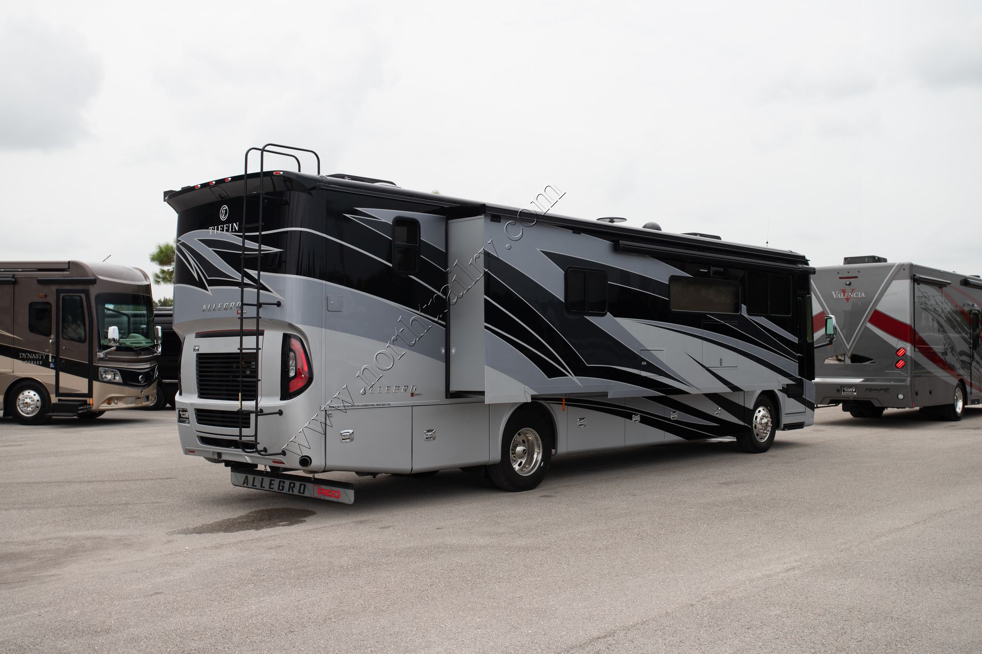 New 2021 Tiffin Motor Homes Allegro Red 37BA Class A  For Sale