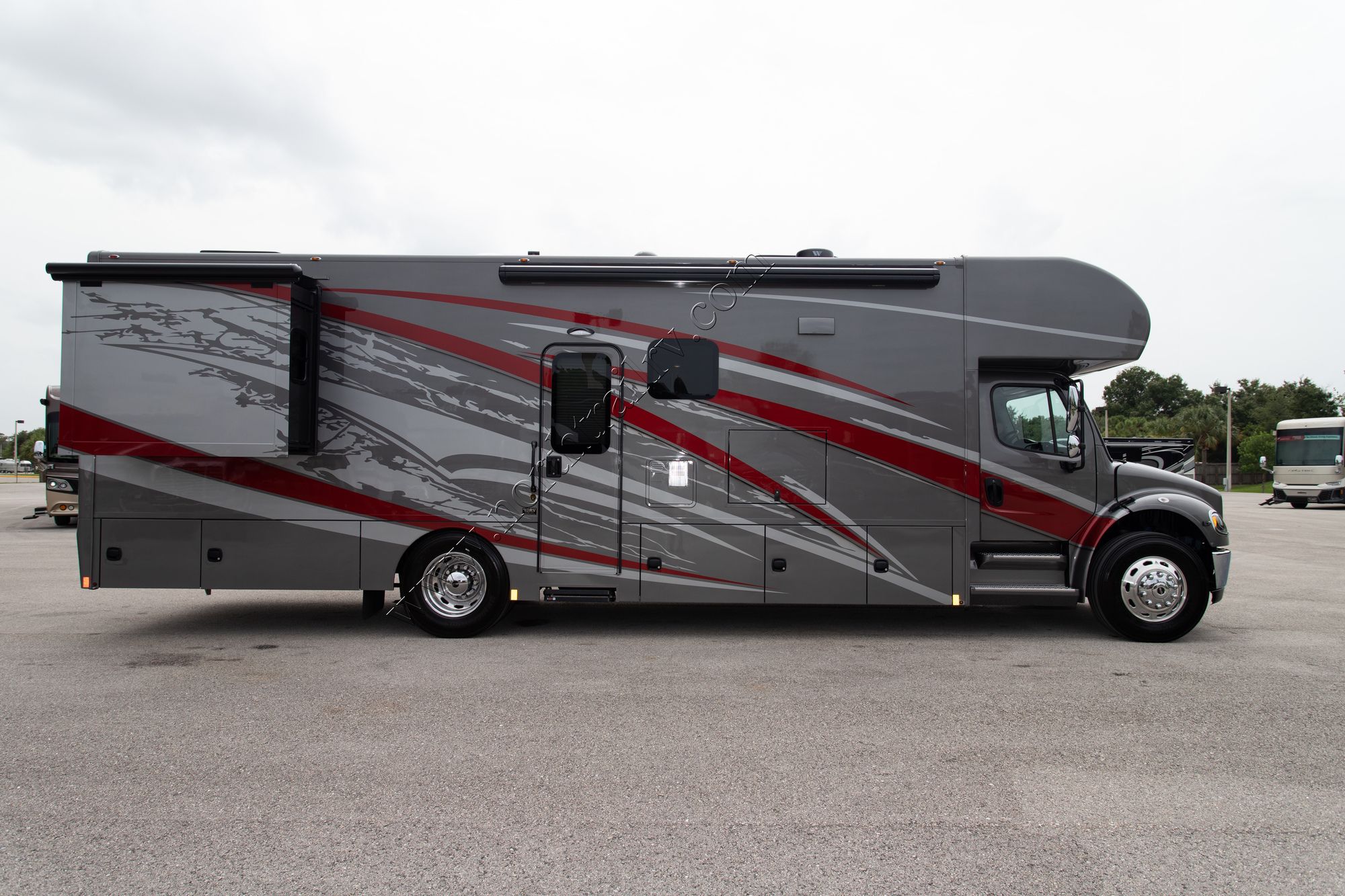 New 2022 Renegade Rv Valencia 35MB Super C  For Sale