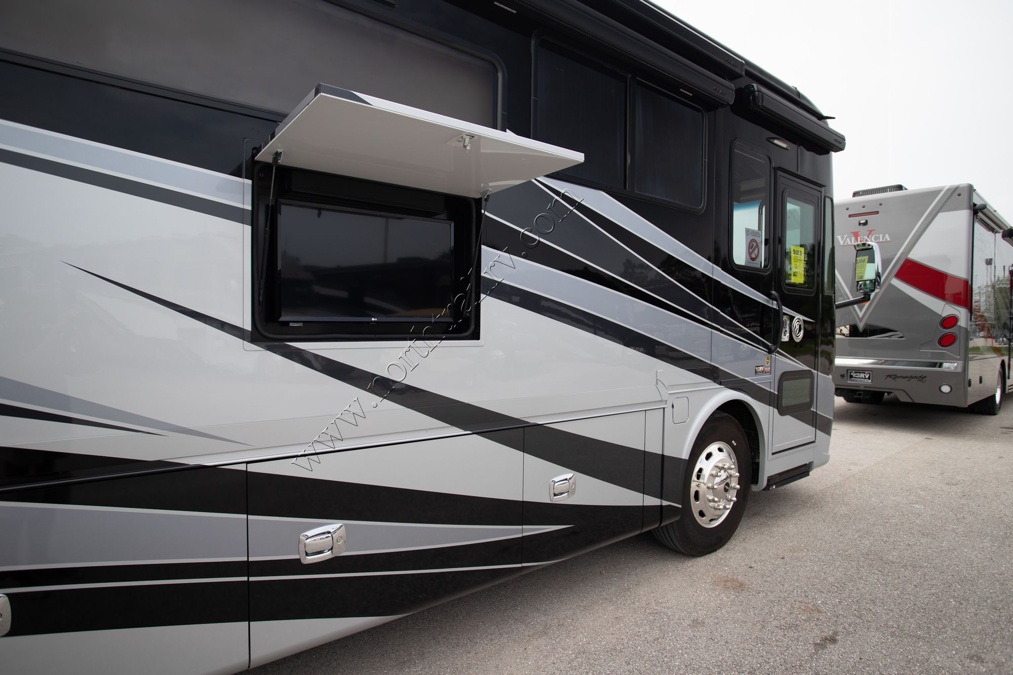 New 2021 Tiffin Motor Homes Allegro Red 37BA Class A  For Sale