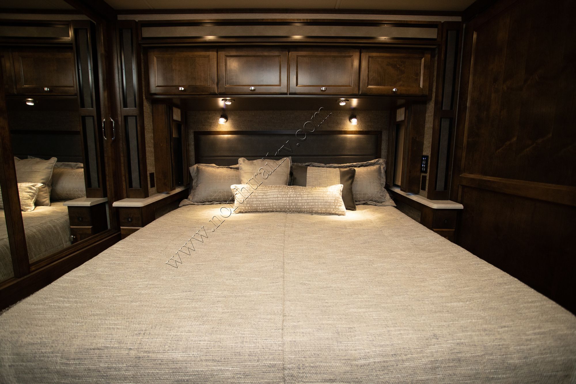New 2021 Tiffin Motor Homes Allegro Red 33AA Class A  For Sale