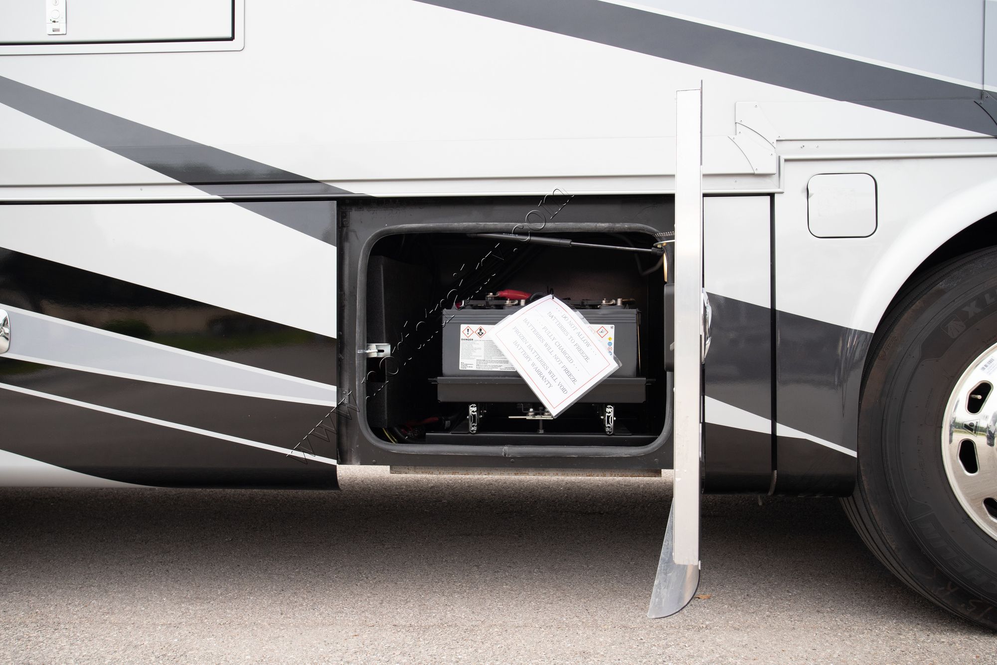 New 2021 Tiffin Motor Homes Allegro Red 37BA Class A  For Sale