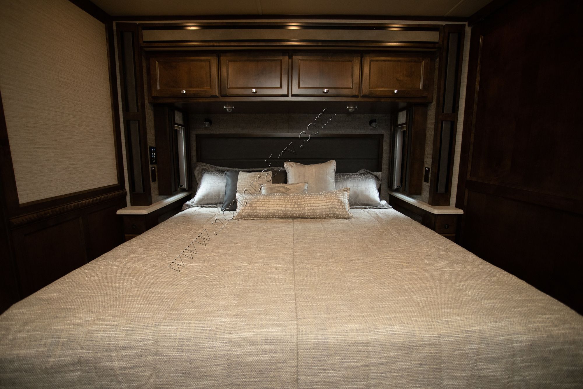New 2021 Tiffin Motor Homes Allegro Red 37BA Class A  For Sale