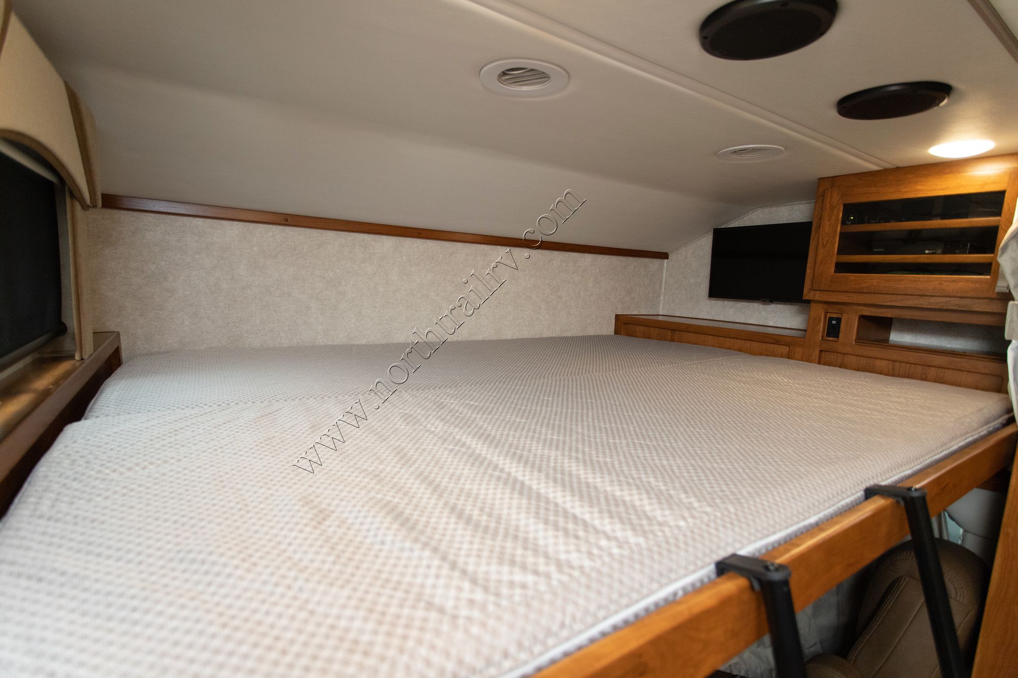 New 2022 Renegade Rv Valencia 35MB Super C  For Sale