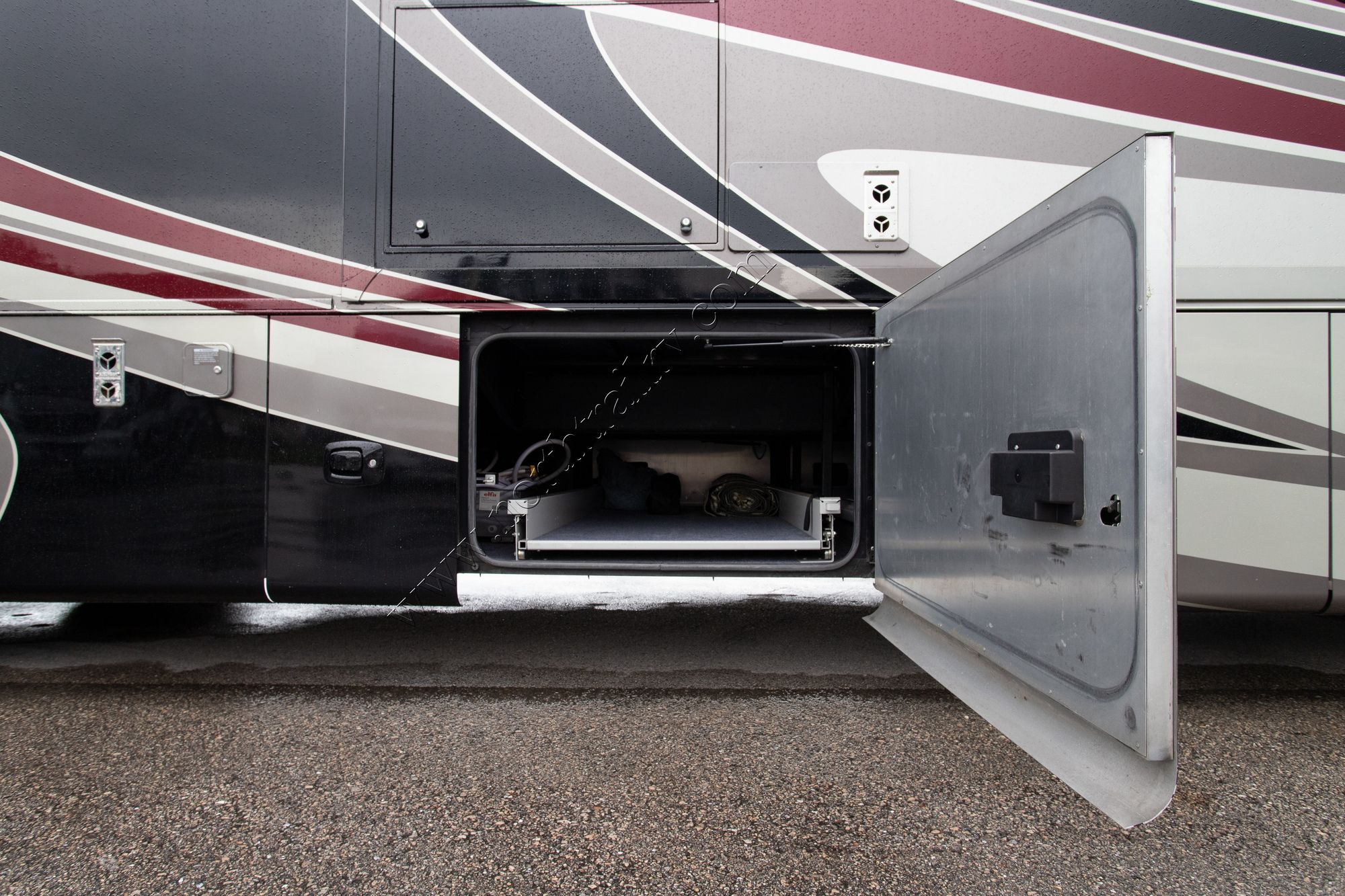 Used 2013 Tiffin Motor Homes Phaeton 40QTH Class A  For Sale