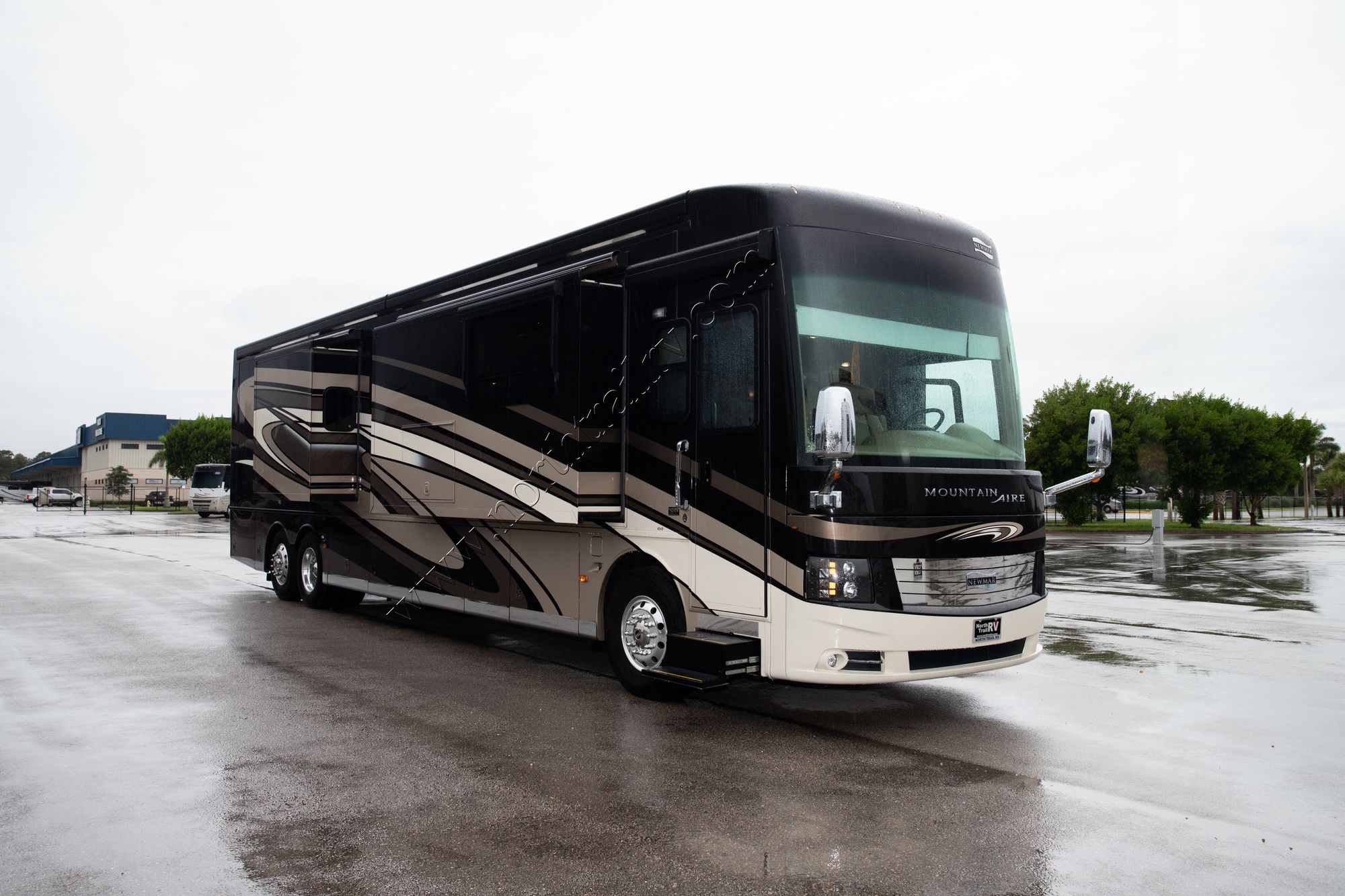 Used 2016 Newmar Mountain Aire 4519 Class A  For Sale