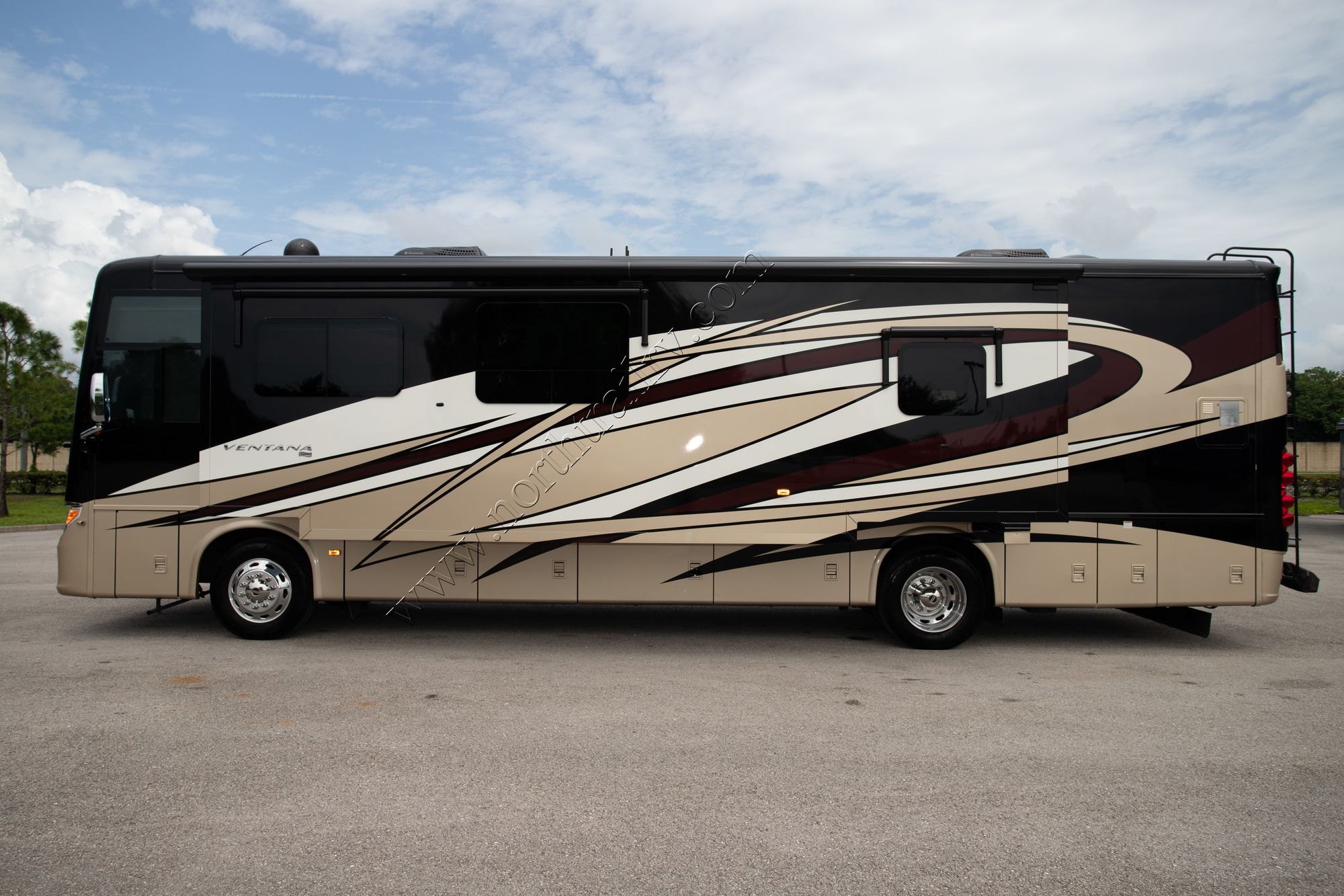 Used 2017 Newmar Ventana 3709 Class A  For Sale