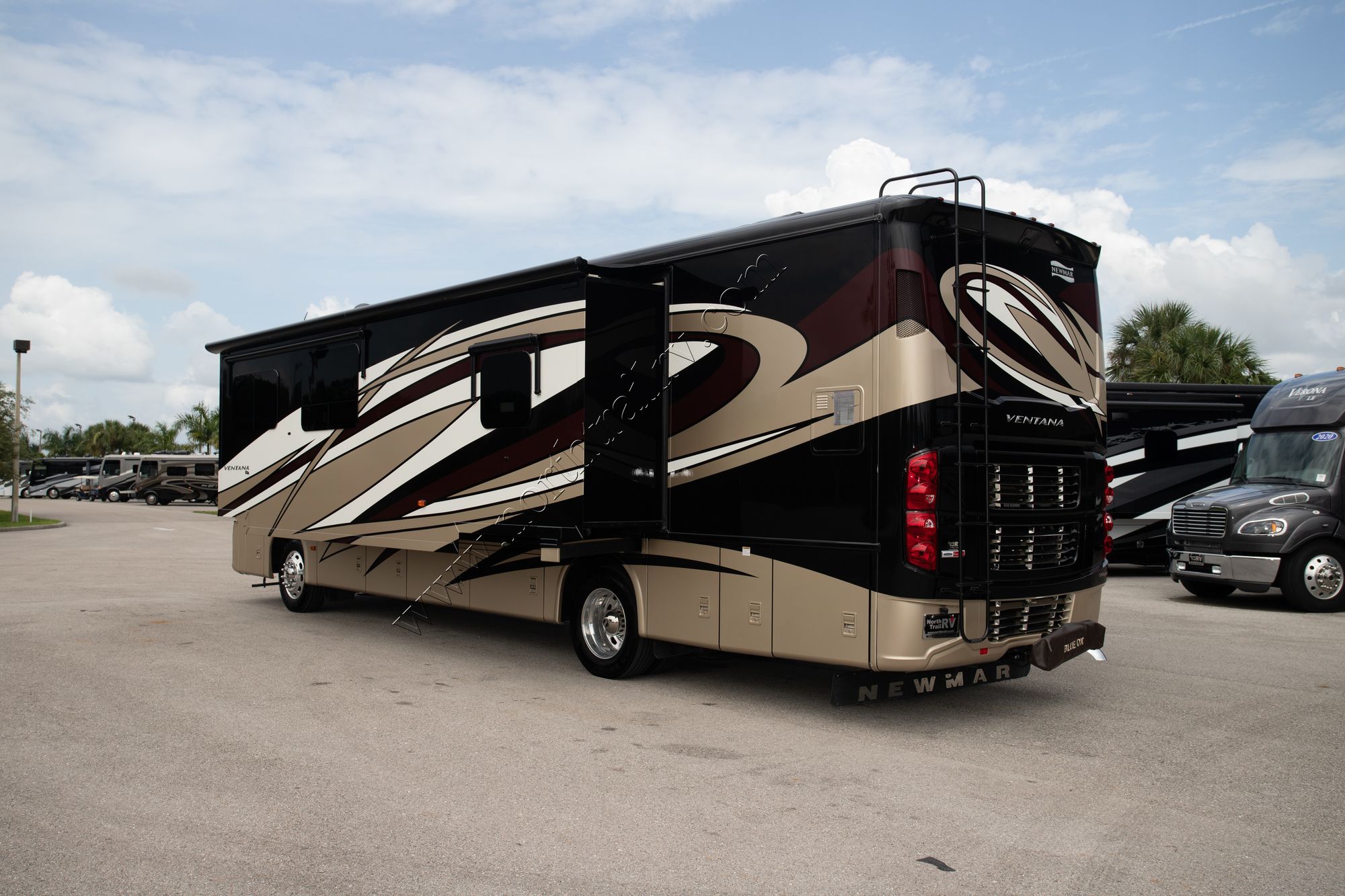 Used 2017 Newmar Ventana 3709 Class A  For Sale