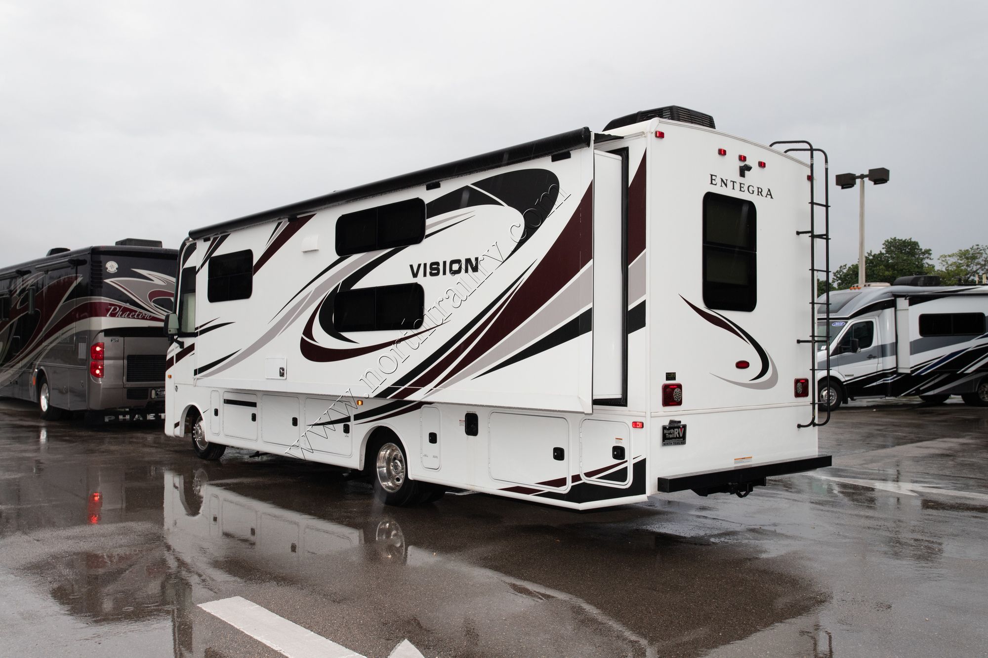 Used 2019 Entegra Vision 29F Class A  For Sale