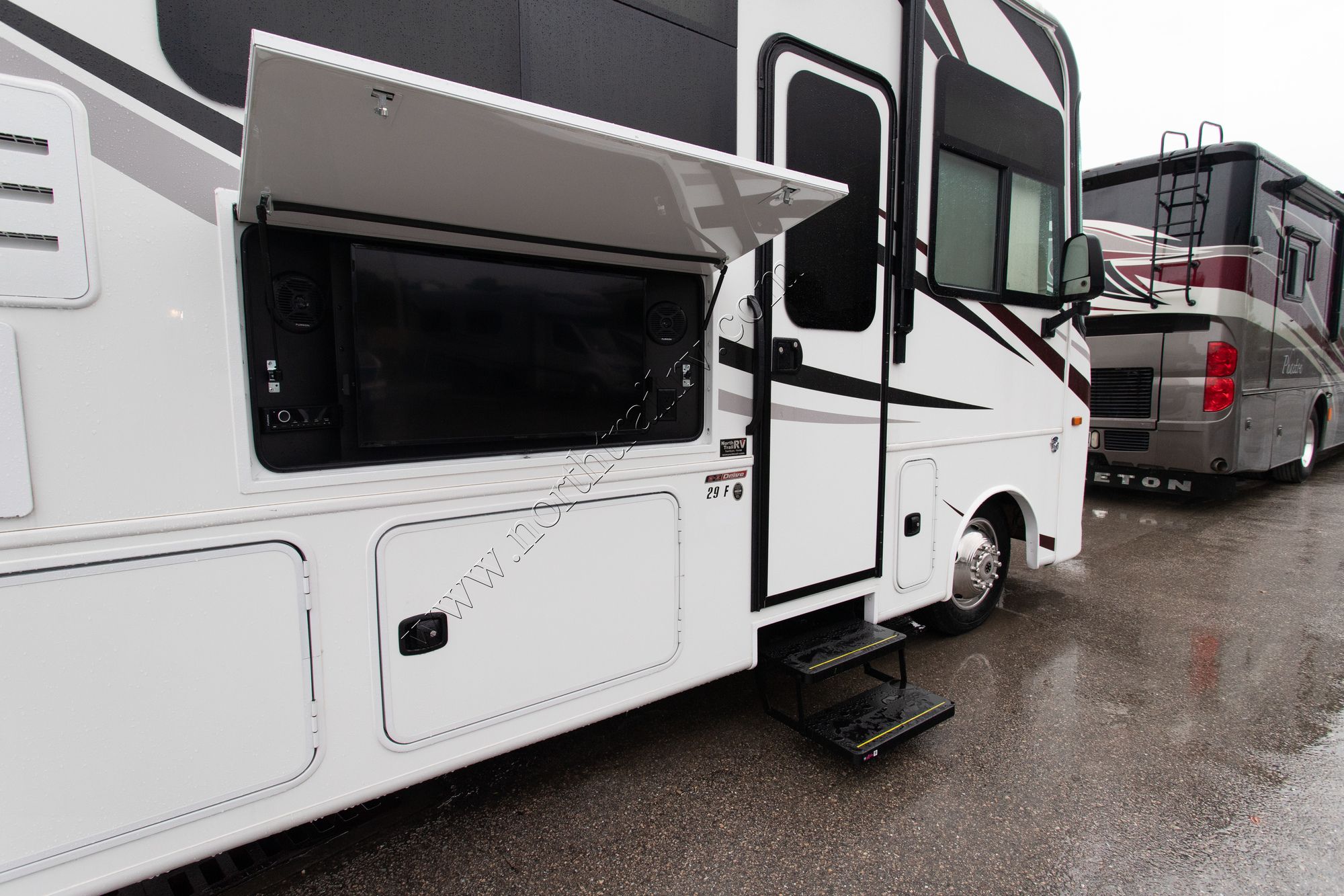 Used 2019 Entegra Vision 29F Class A  For Sale