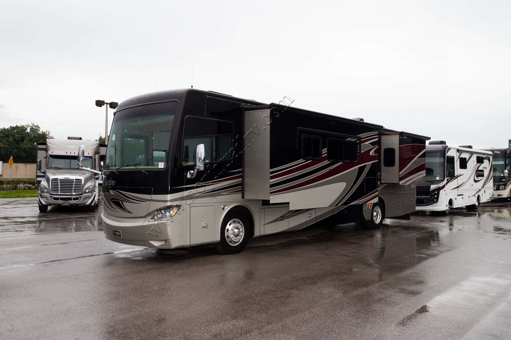 Used 2013 Tiffin Motor Homes Phaeton 40QTH Class A  For Sale