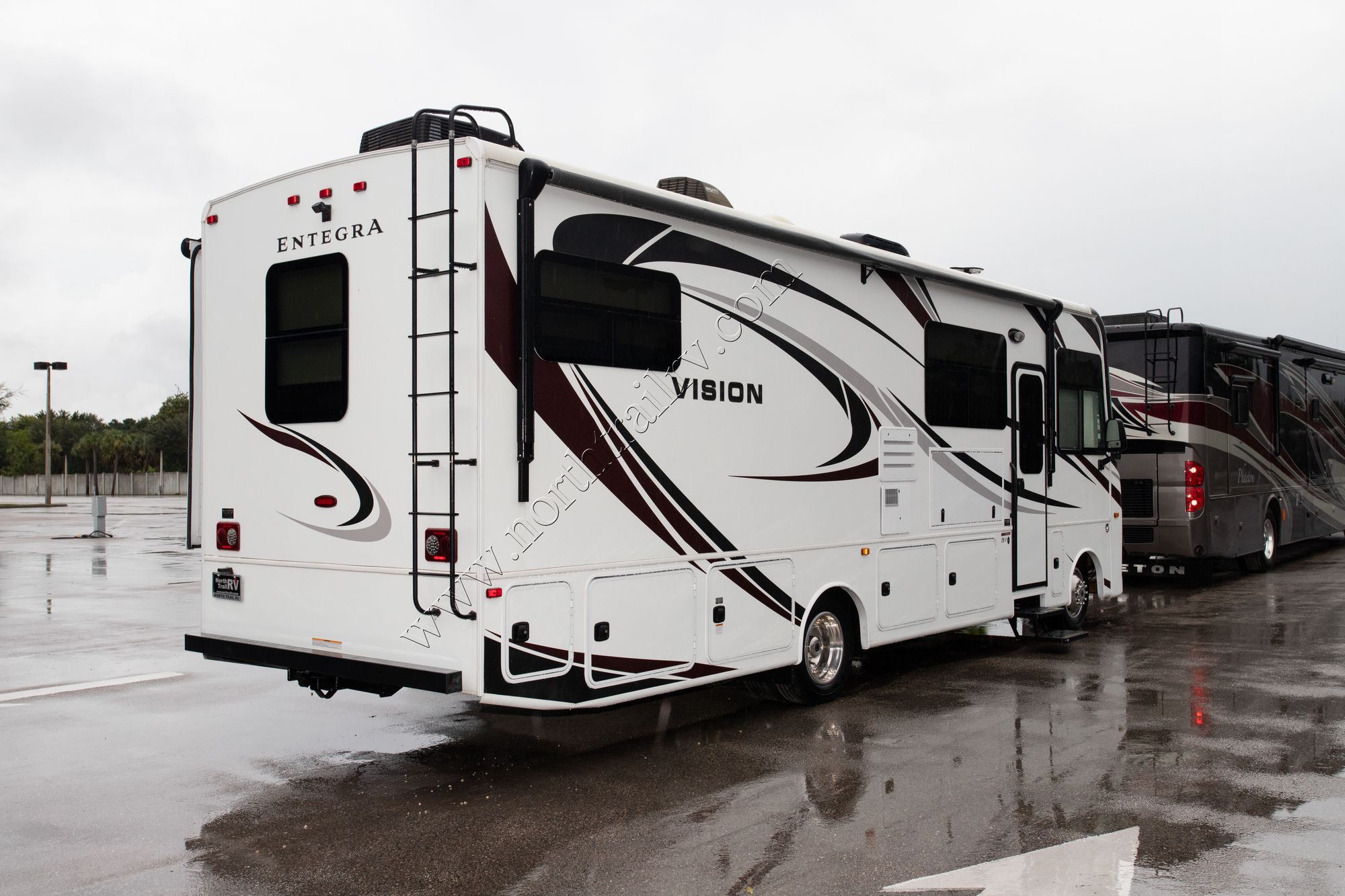 Used 2019 Entegra Vision 29F Class A  For Sale