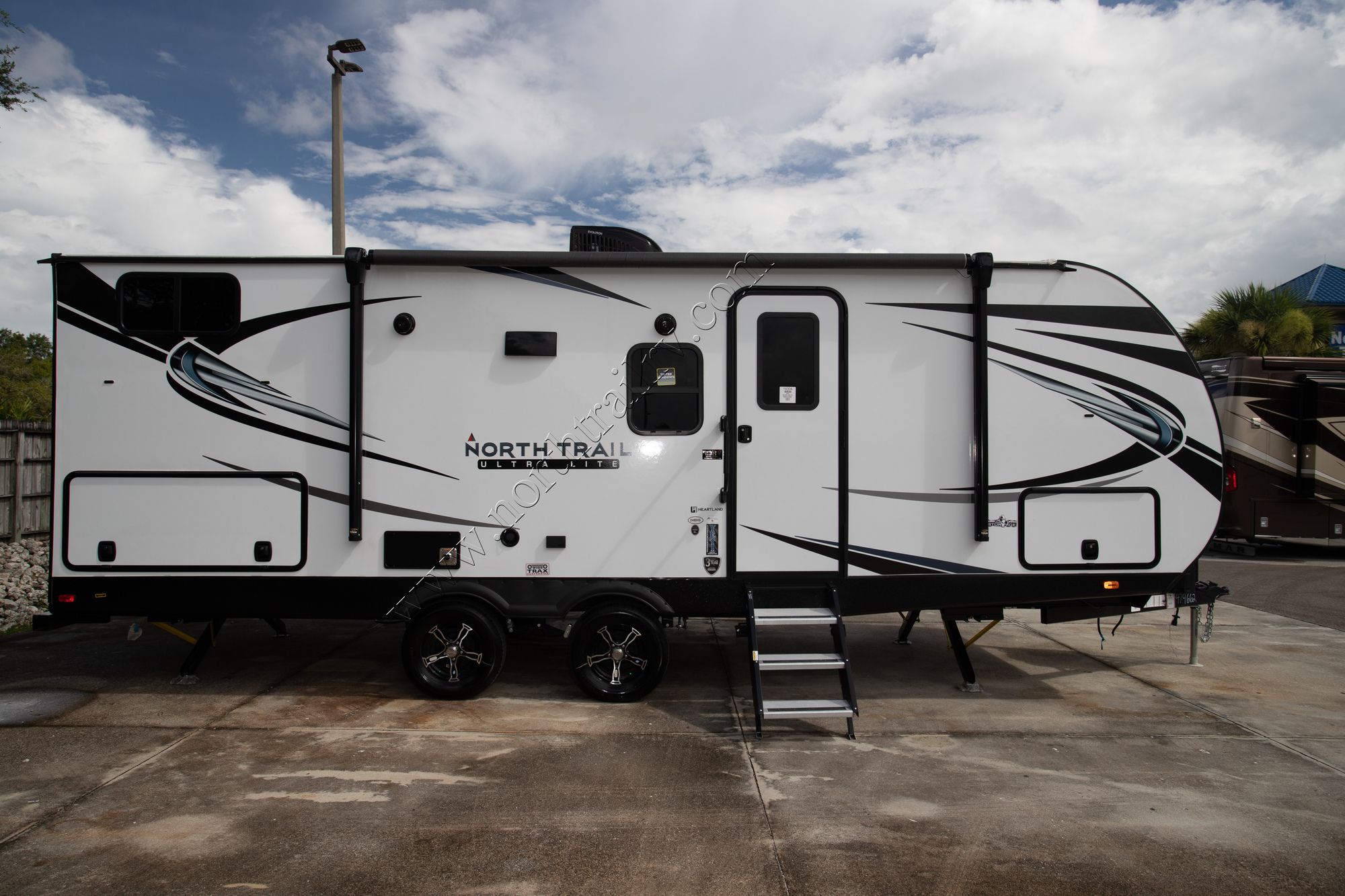 New 2022 Heartland Rv North Trail 24BHS Travel Trailer  For Sale