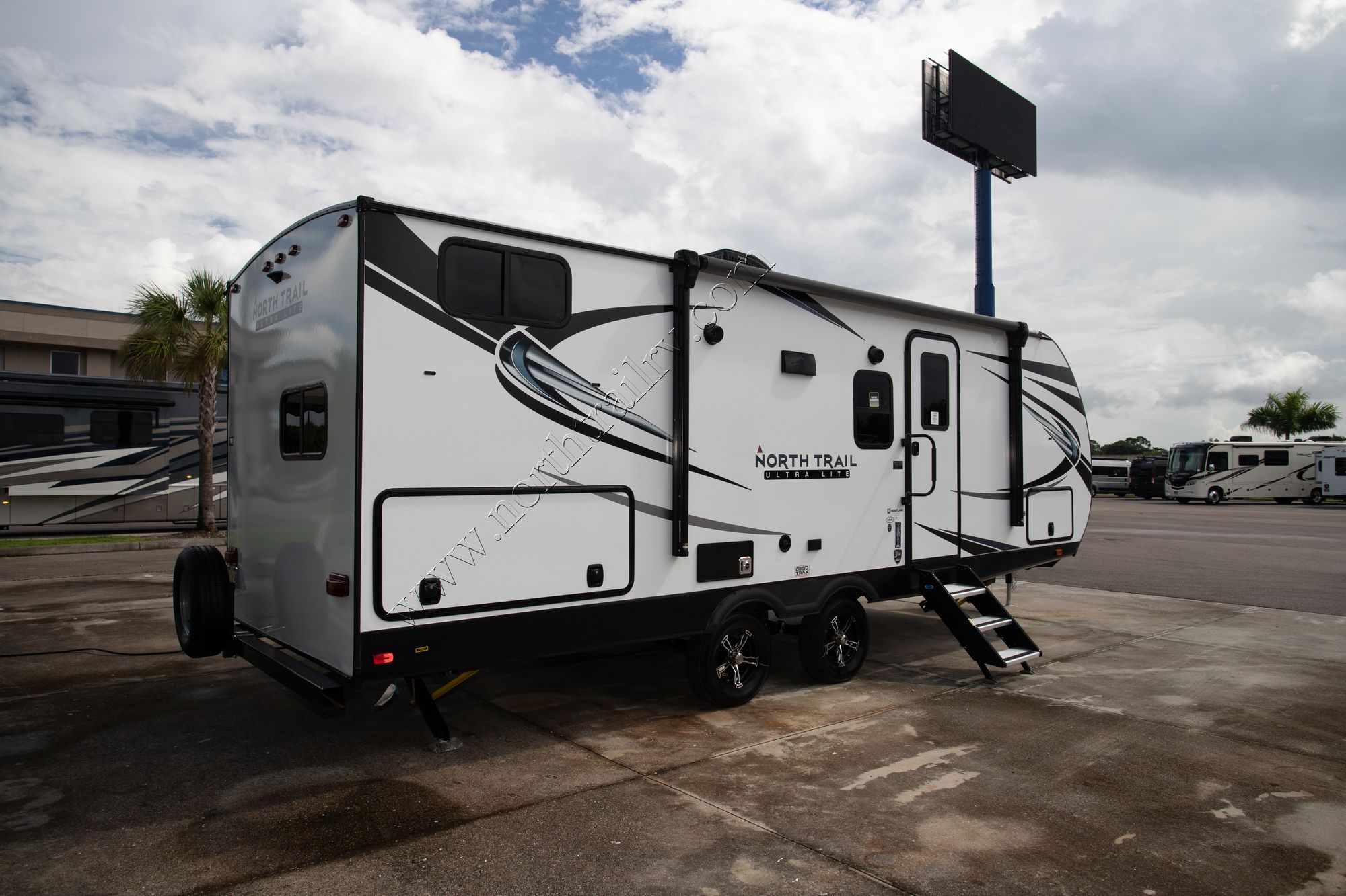 New 2022 Heartland Rv North Trail 24BHS Travel Trailer  For Sale