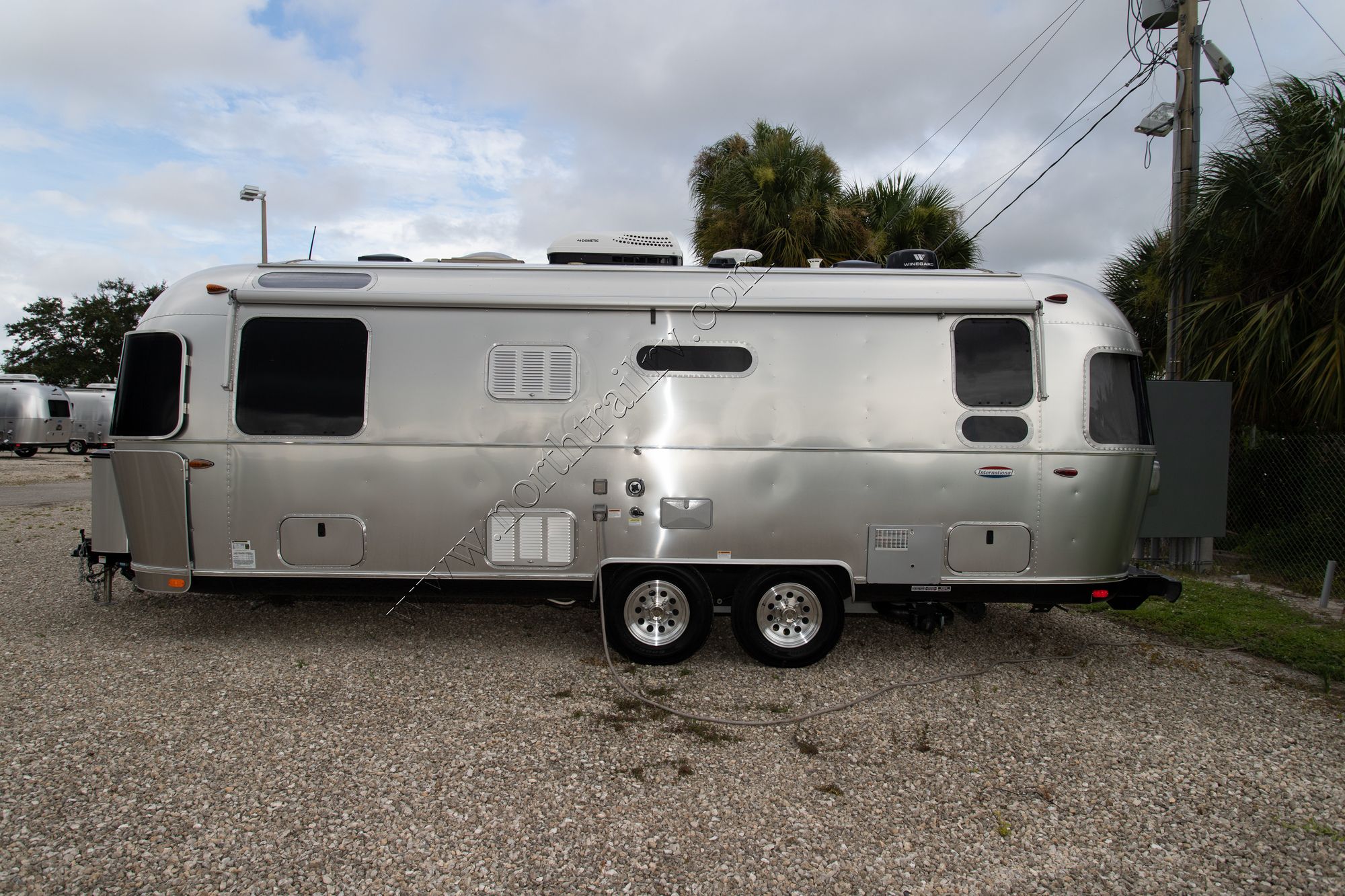 Used 2017 Airstream International 25 TWIN SIGNATURE Travel Trailer  For Sale