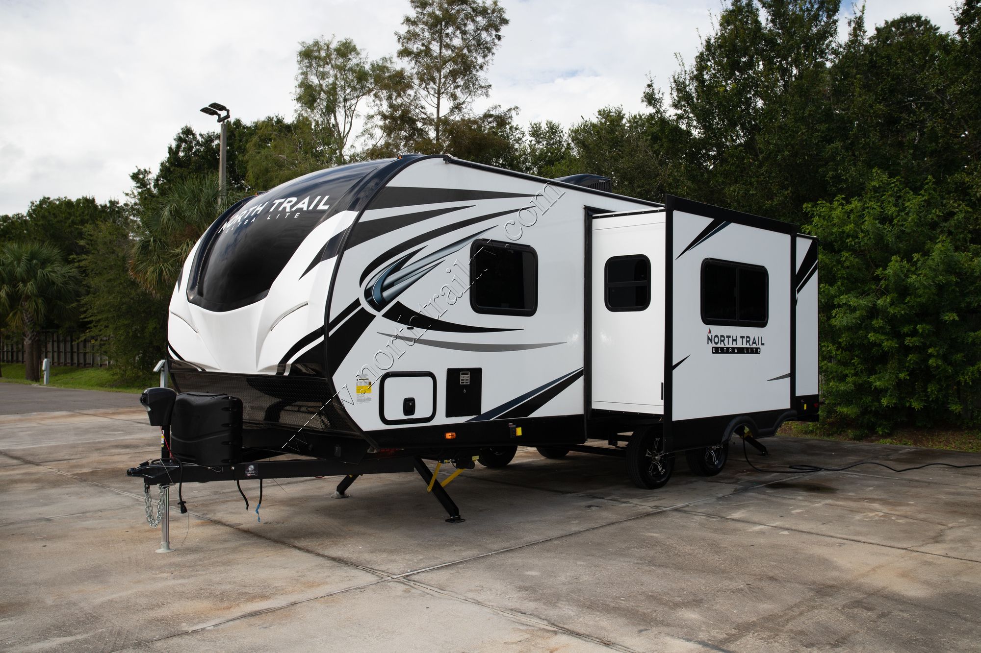 New 2022 Heartland Rv North Trail 24BHS Travel Trailer  For Sale