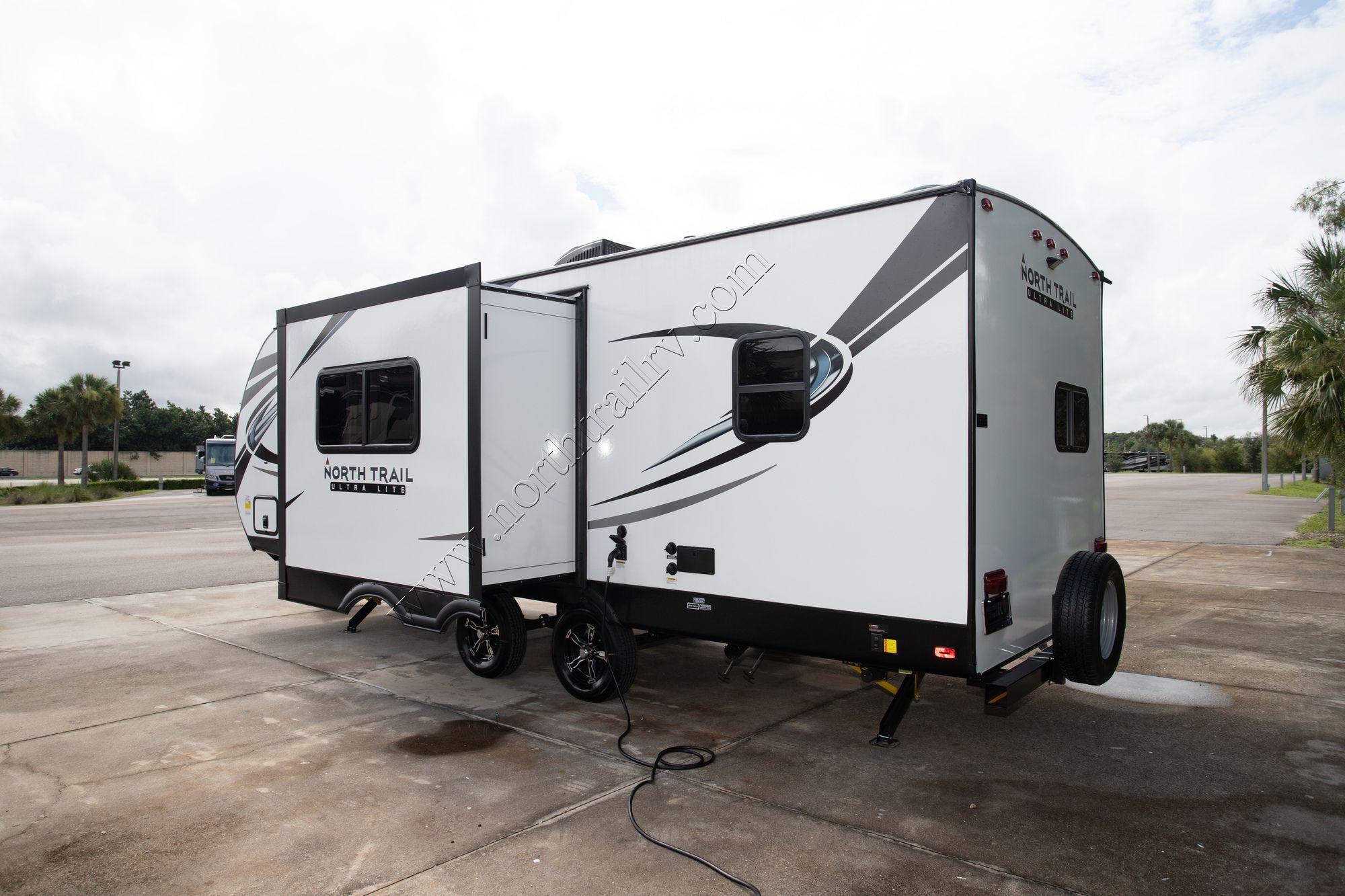 New 2022 Heartland Rv North Trail 24BHS Travel Trailer  For Sale