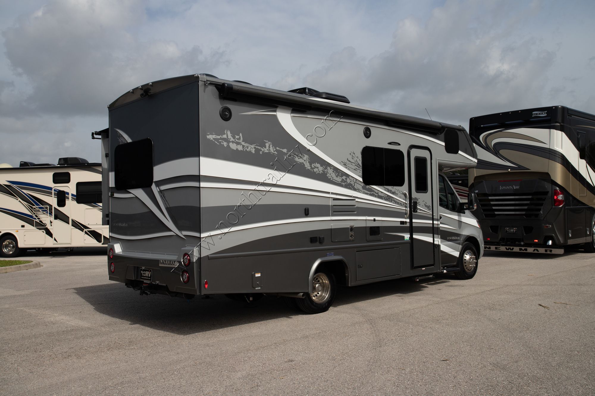 New 2021 Dynamax Isata 3 24FW Class C  For Sale