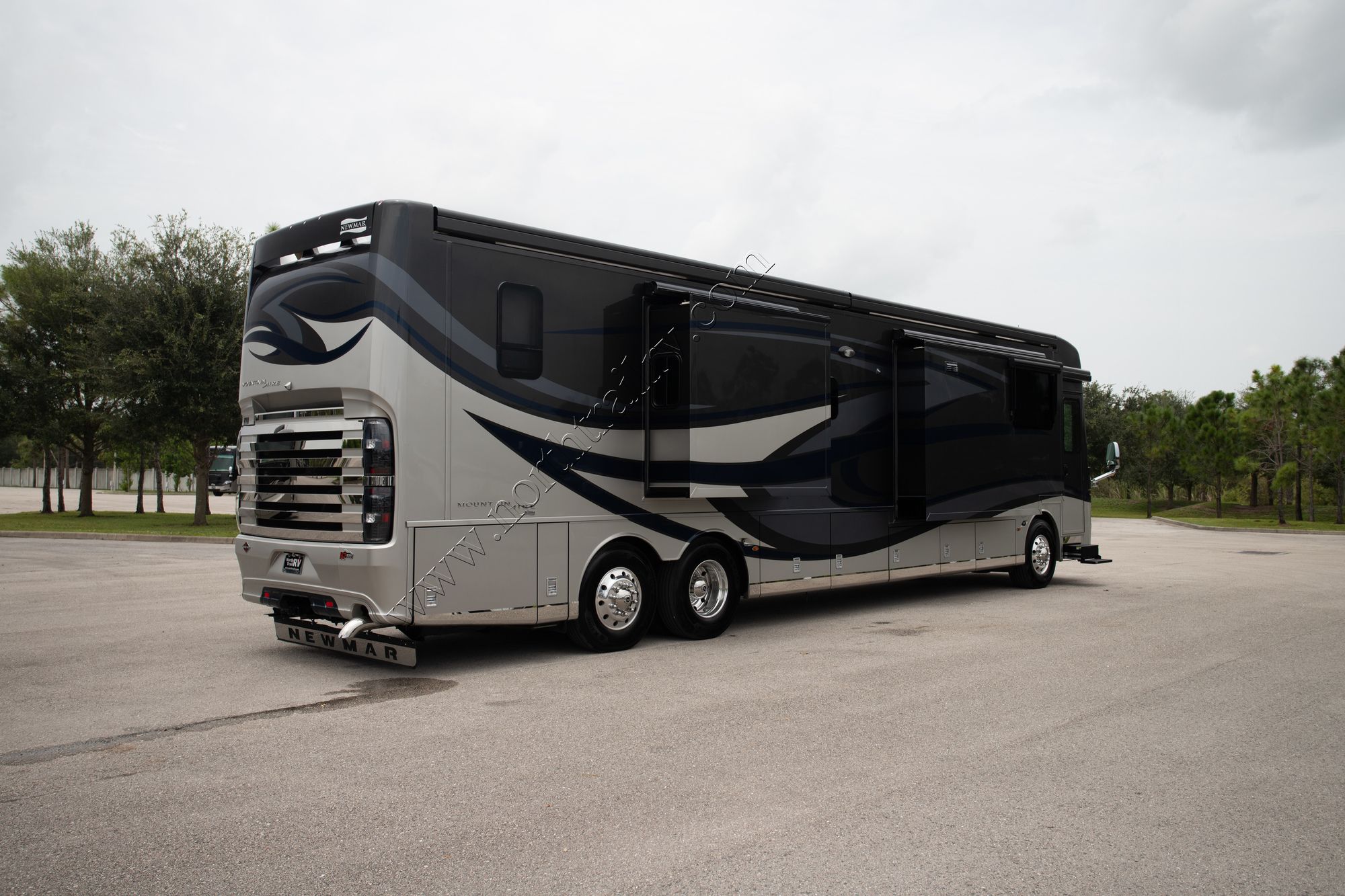 Used 2019 Newmar Mountain Aire 4534 Class A  For Sale